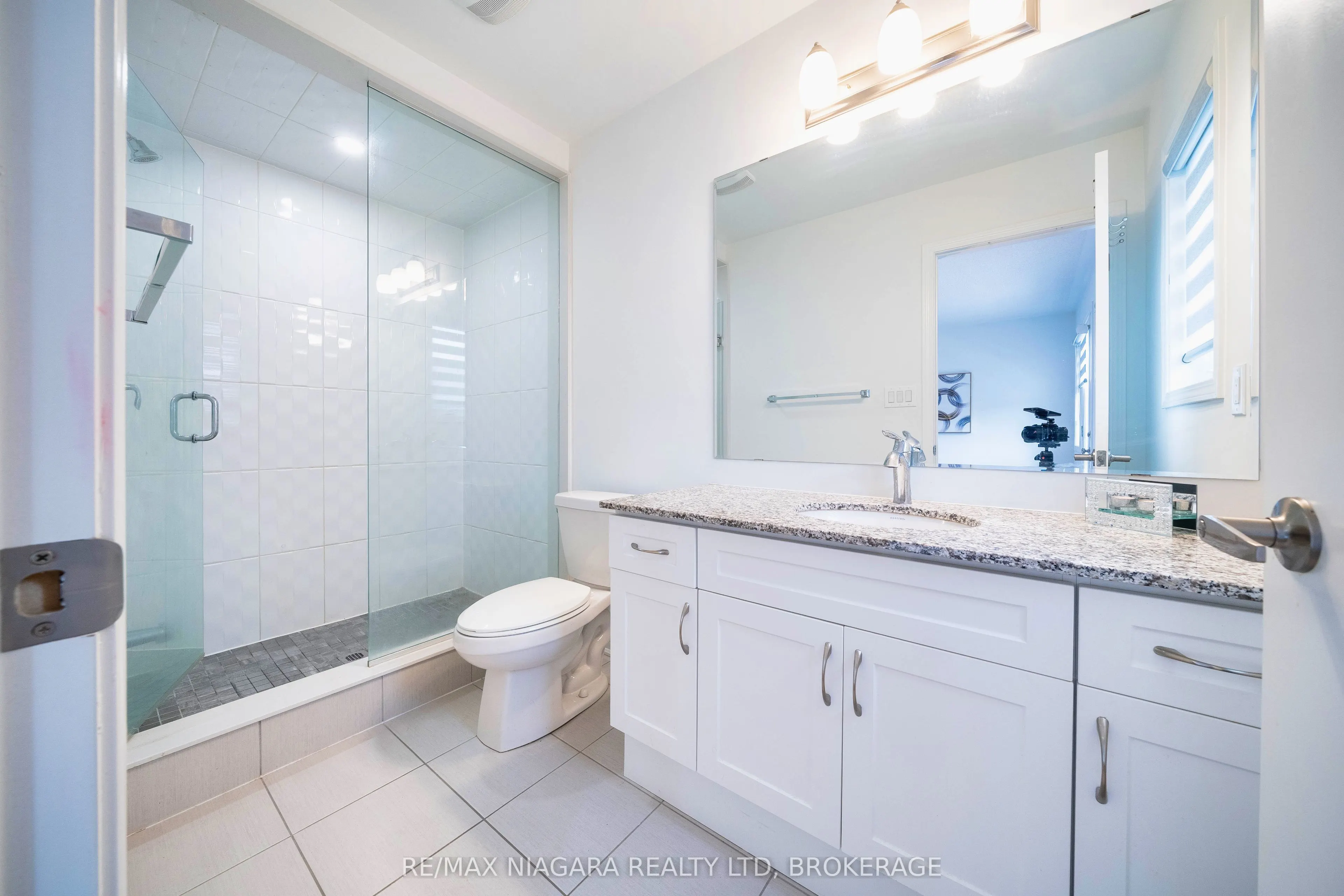 1369 Kobzar Drive