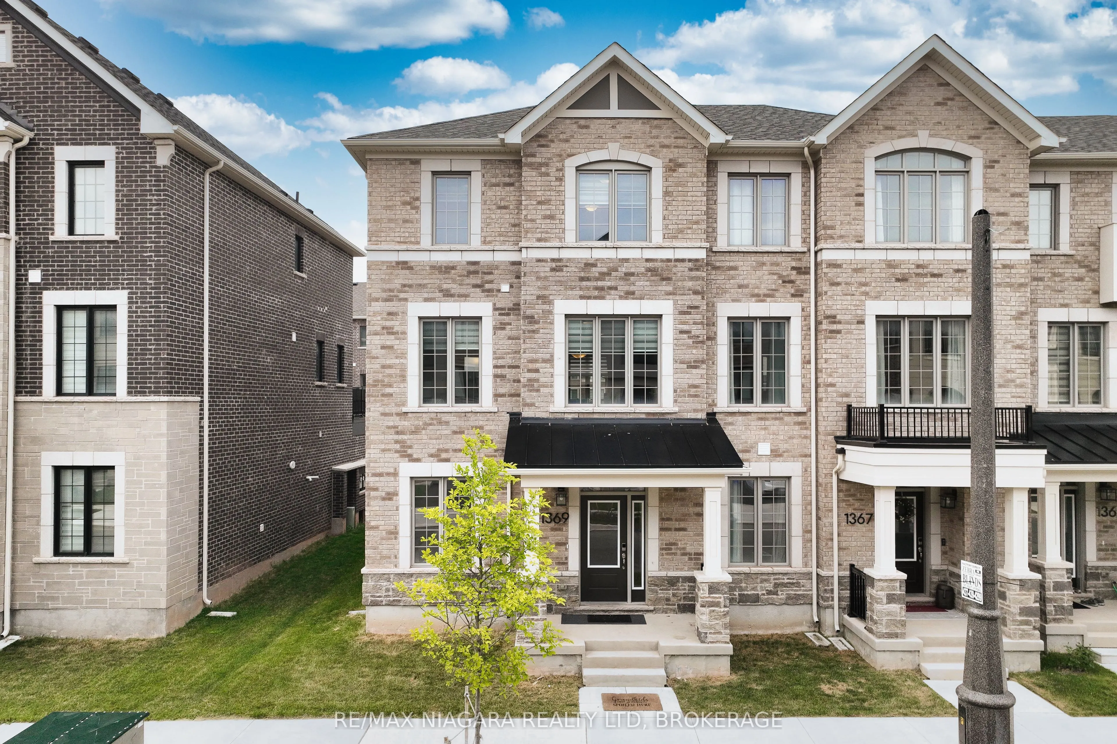 1369 Kobzar Drive