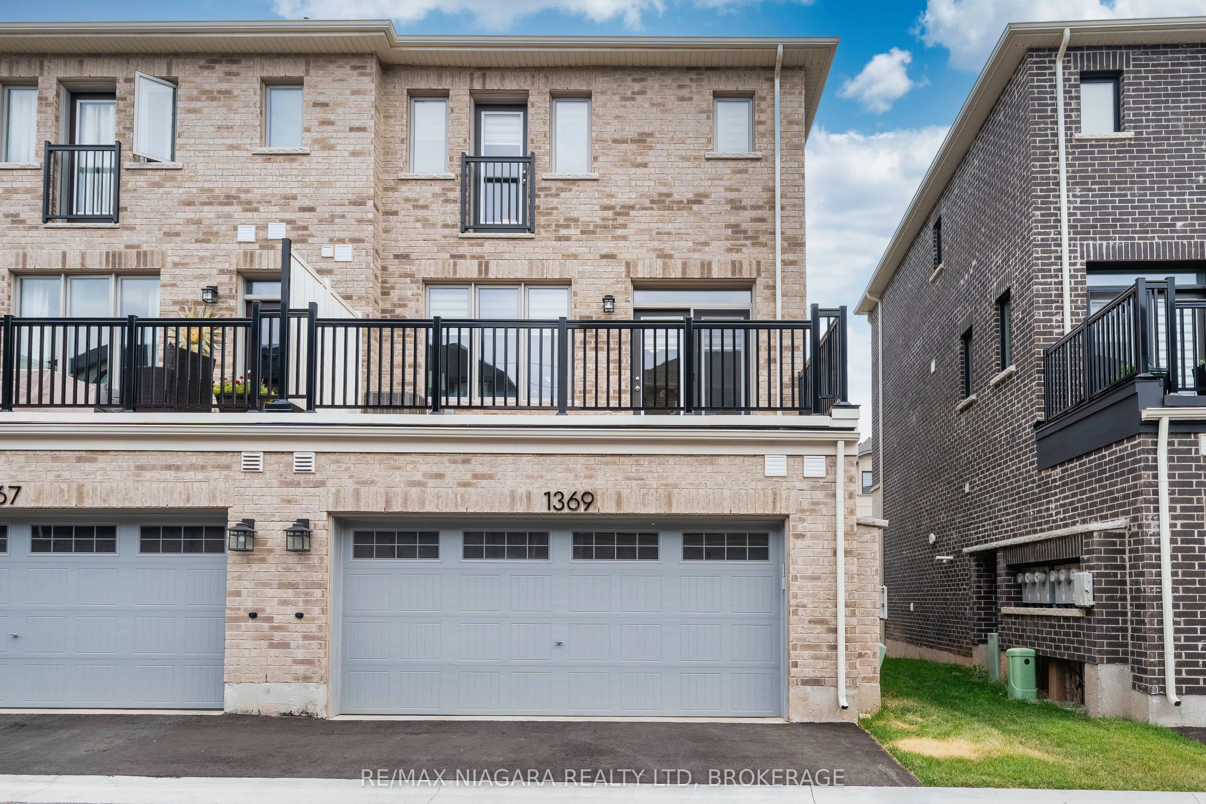 1369 Kobzar Drive