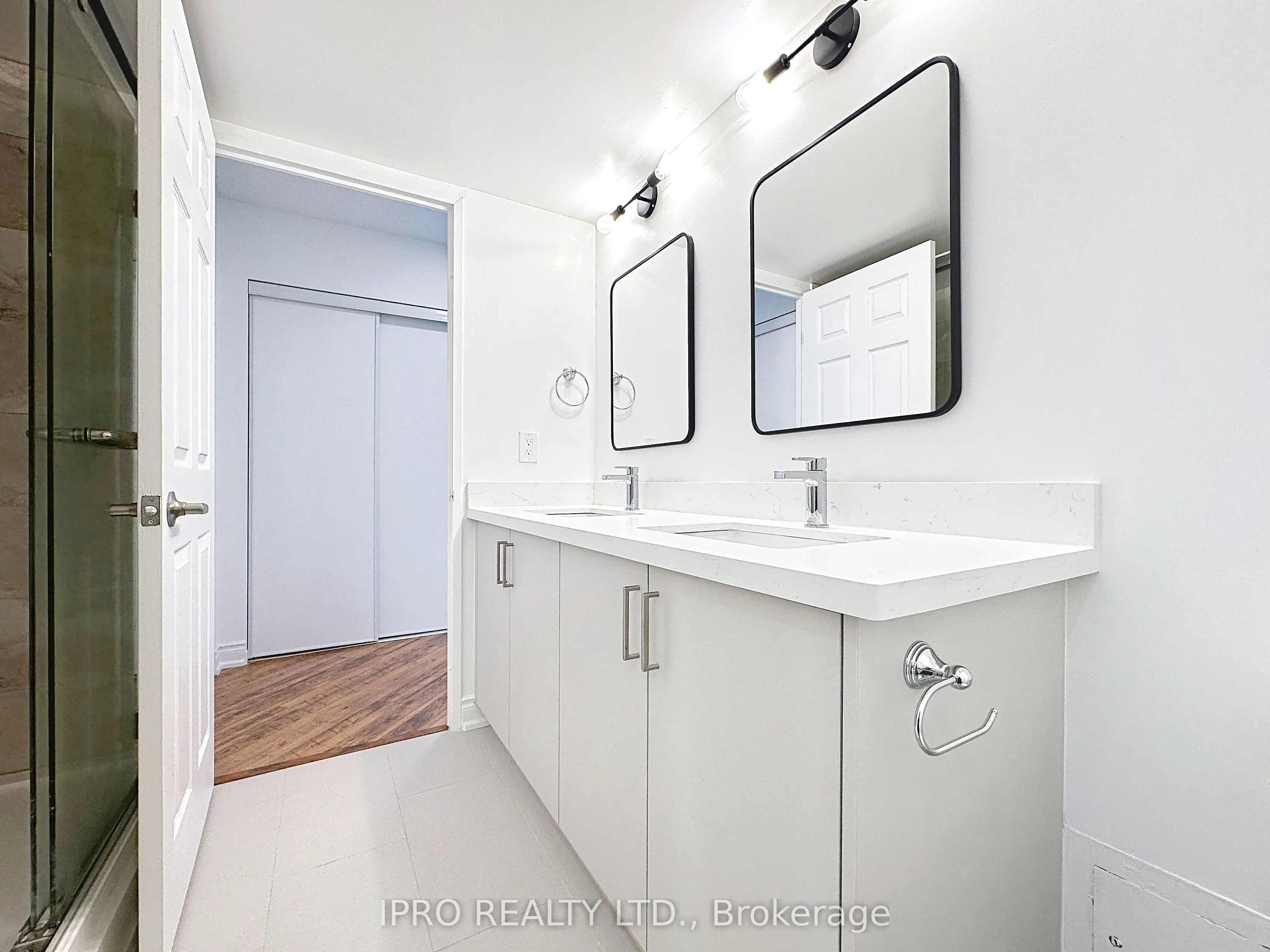 2177 Burnhamthorpe Road W, ##909