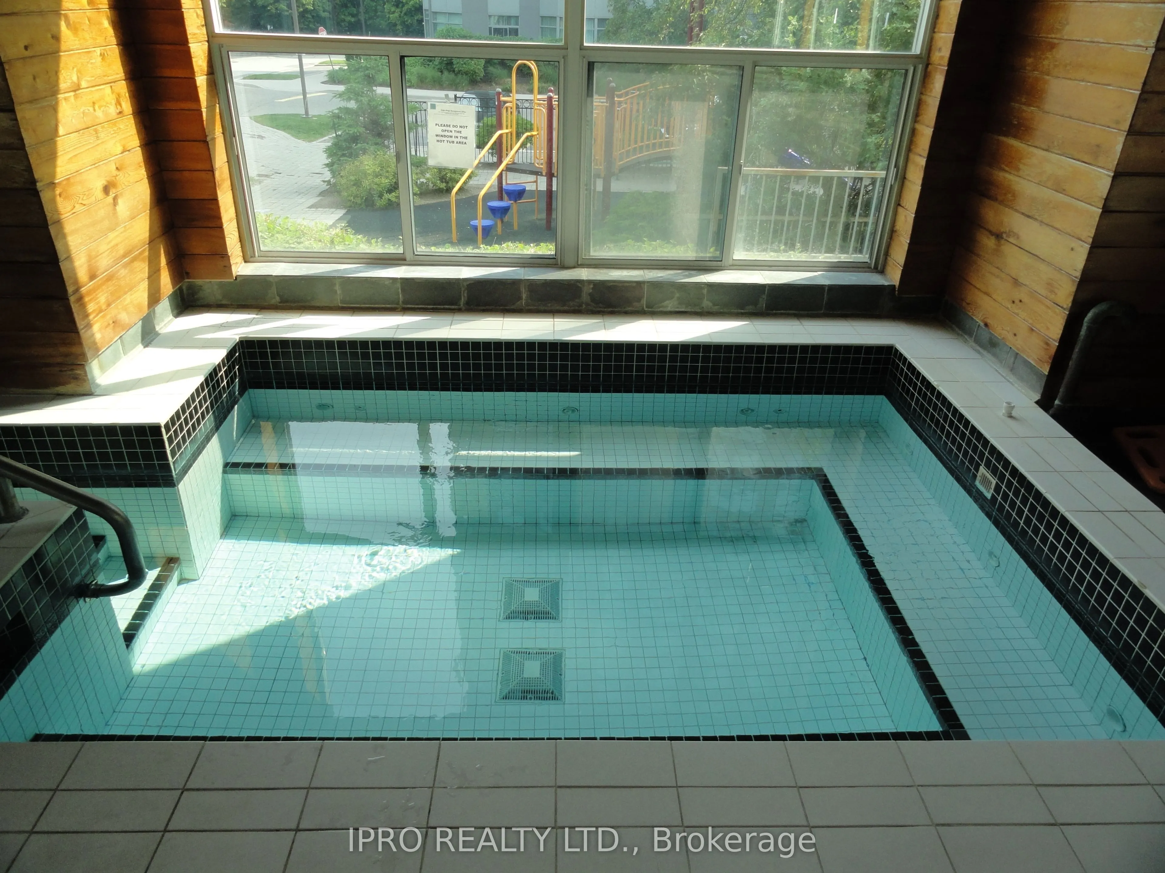 2177 Burnhamthorpe Road W, ##909