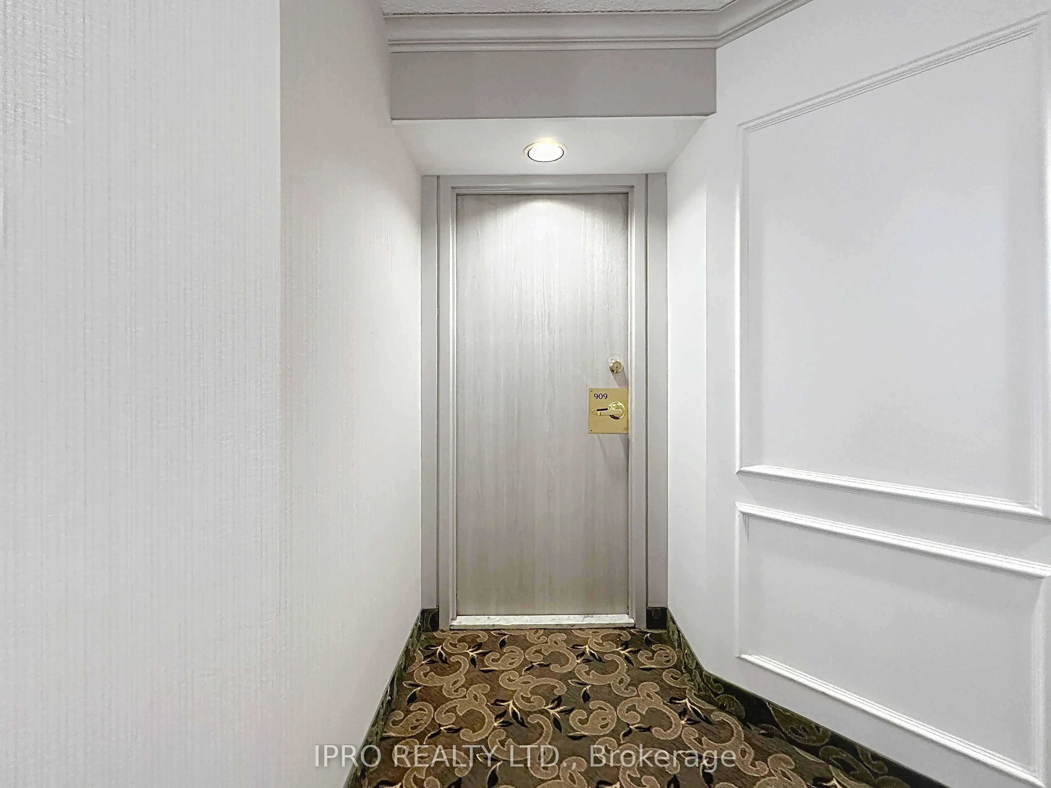 2177 Burnhamthorpe Road W, ##909