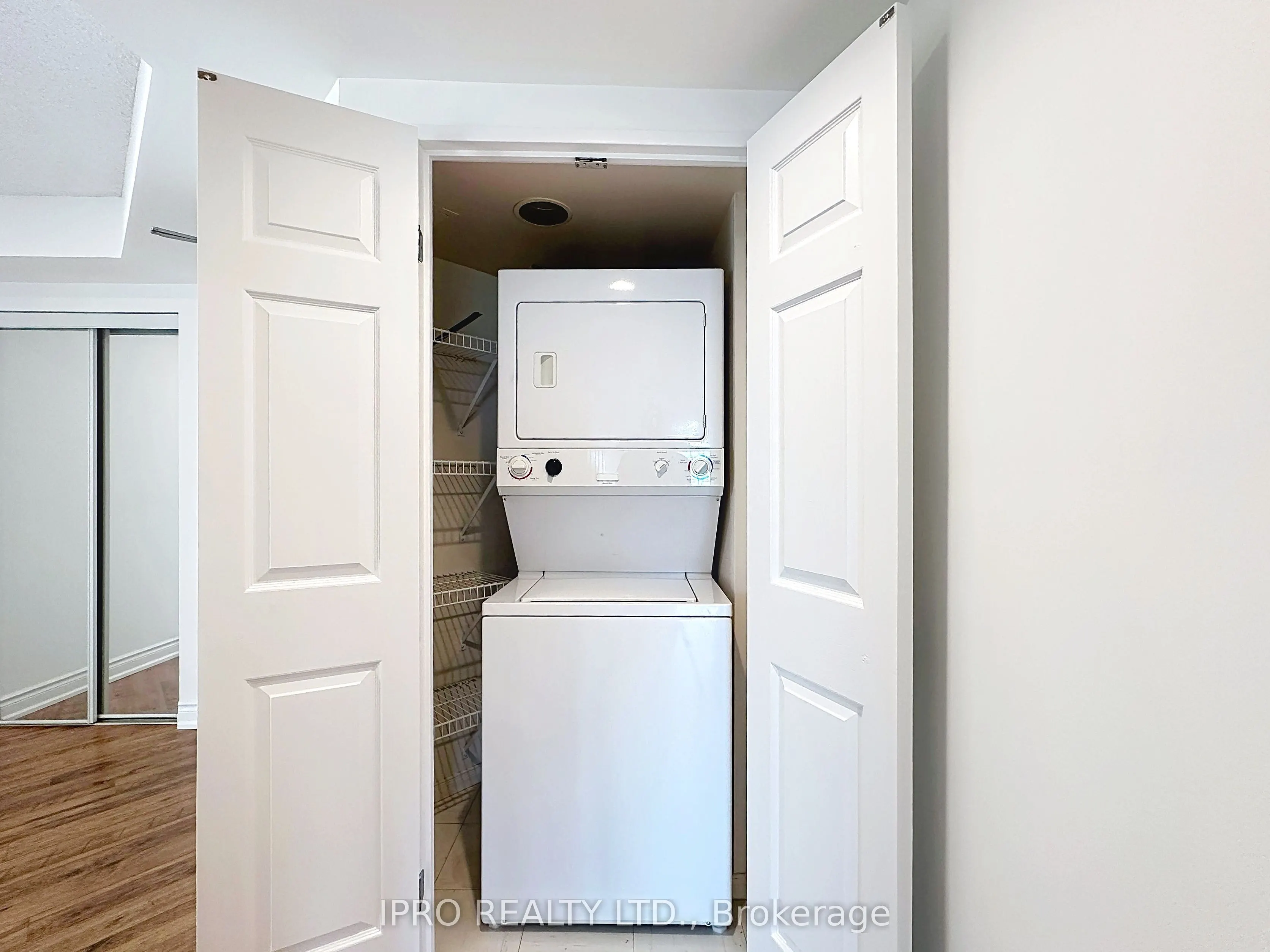 2177 Burnhamthorpe Road W, ##909