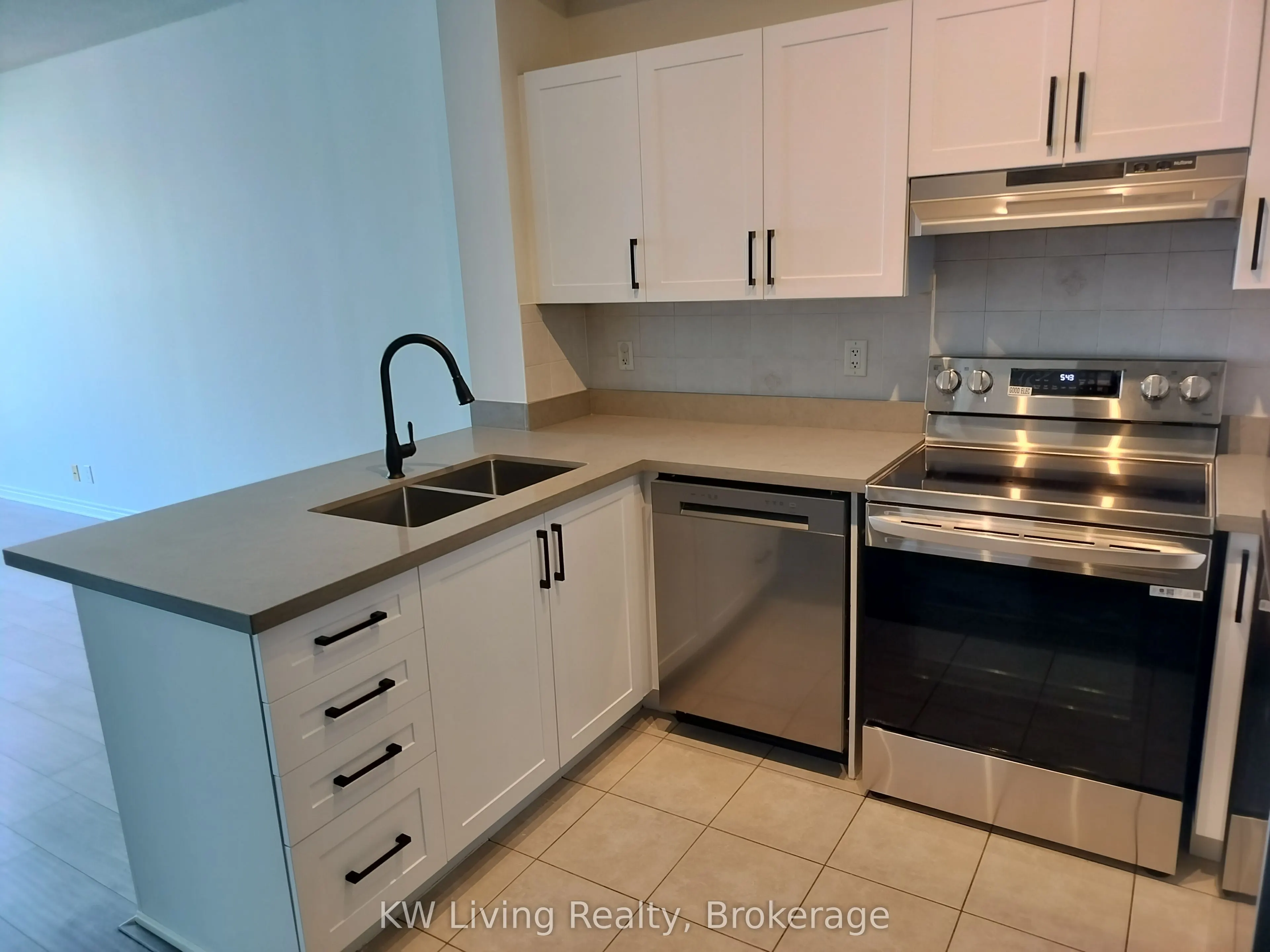 33 Elm Drive W, #2407