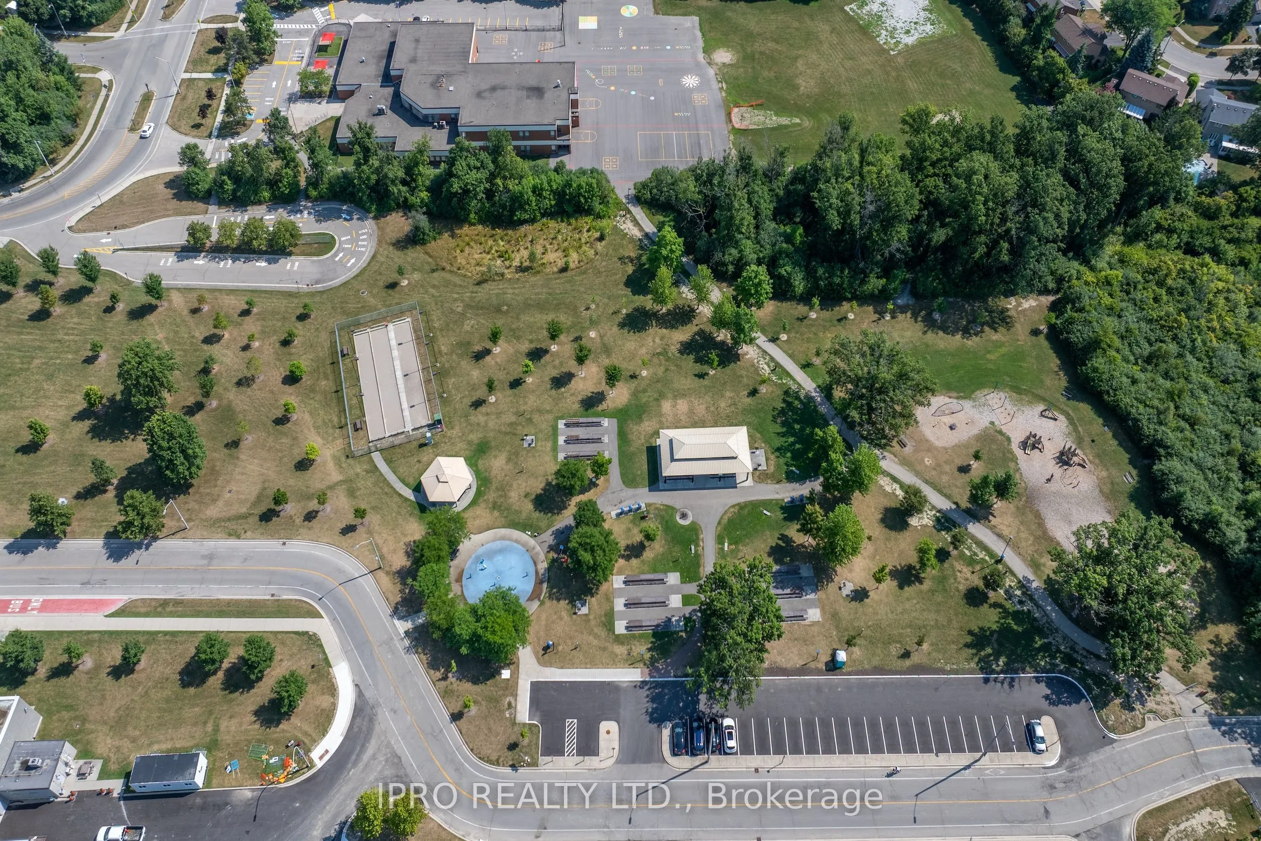 900 Dundas Street W, #14