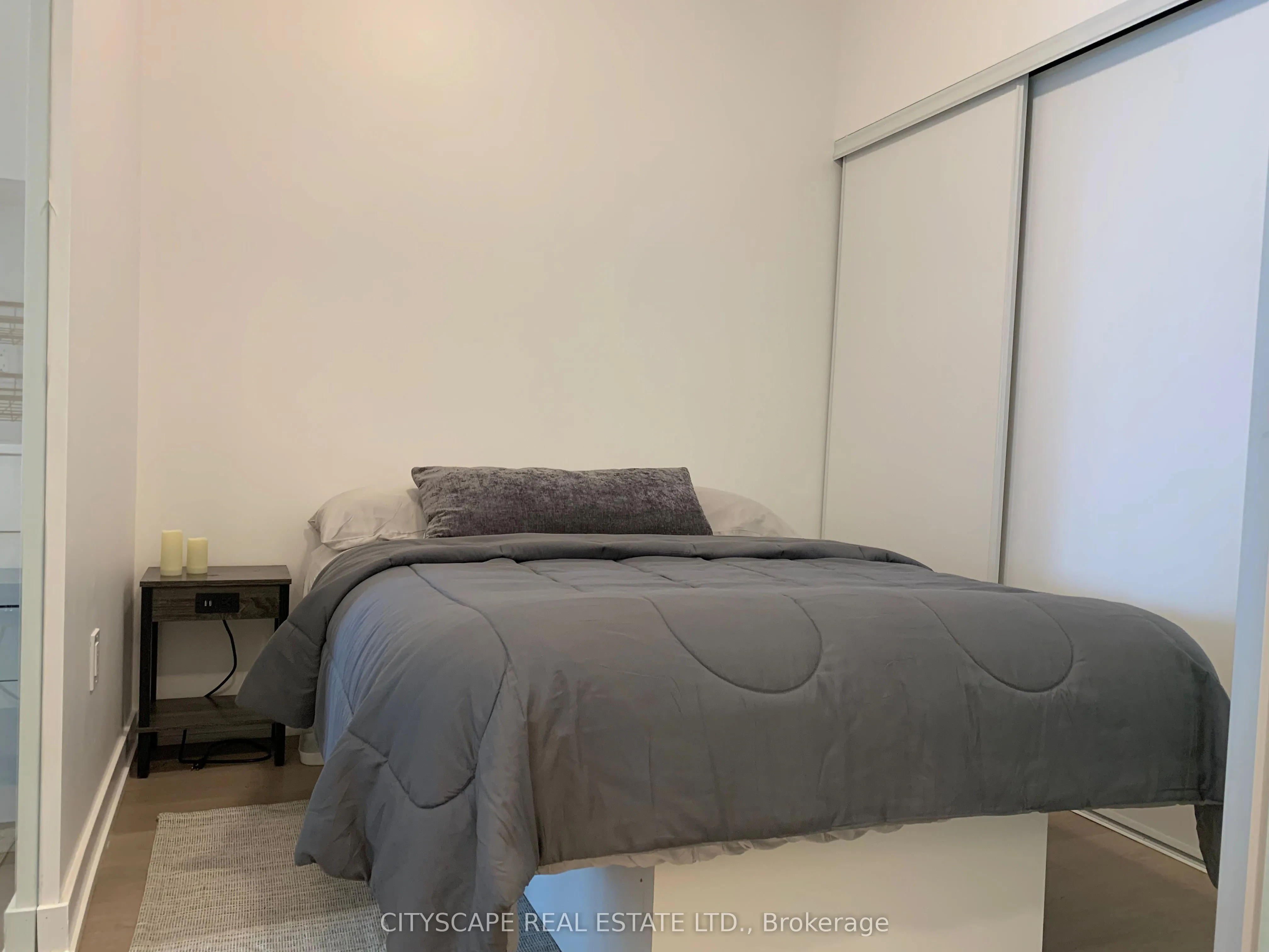 859 The Queensway N, #219