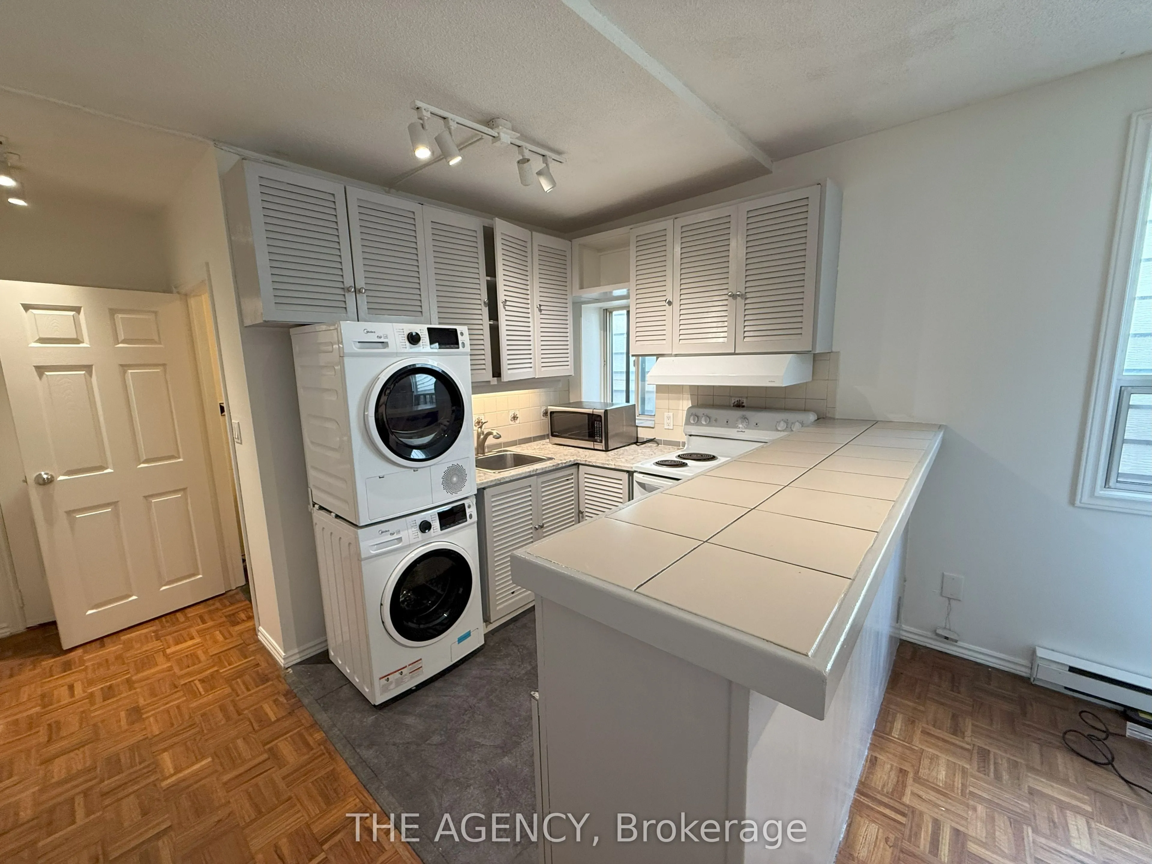 2913 Dundas Street W, #2A