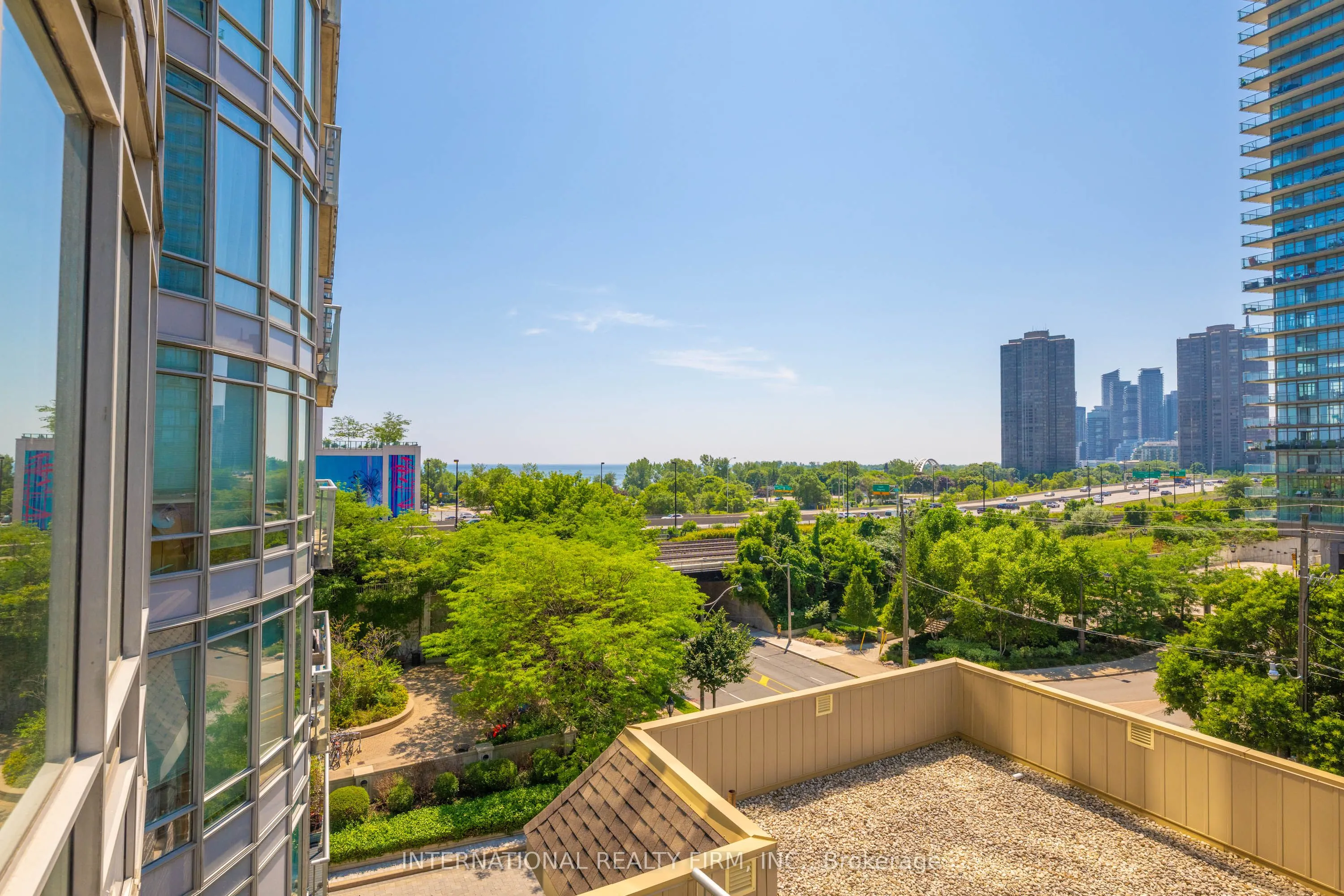 15 Windermere Avenue, #511
