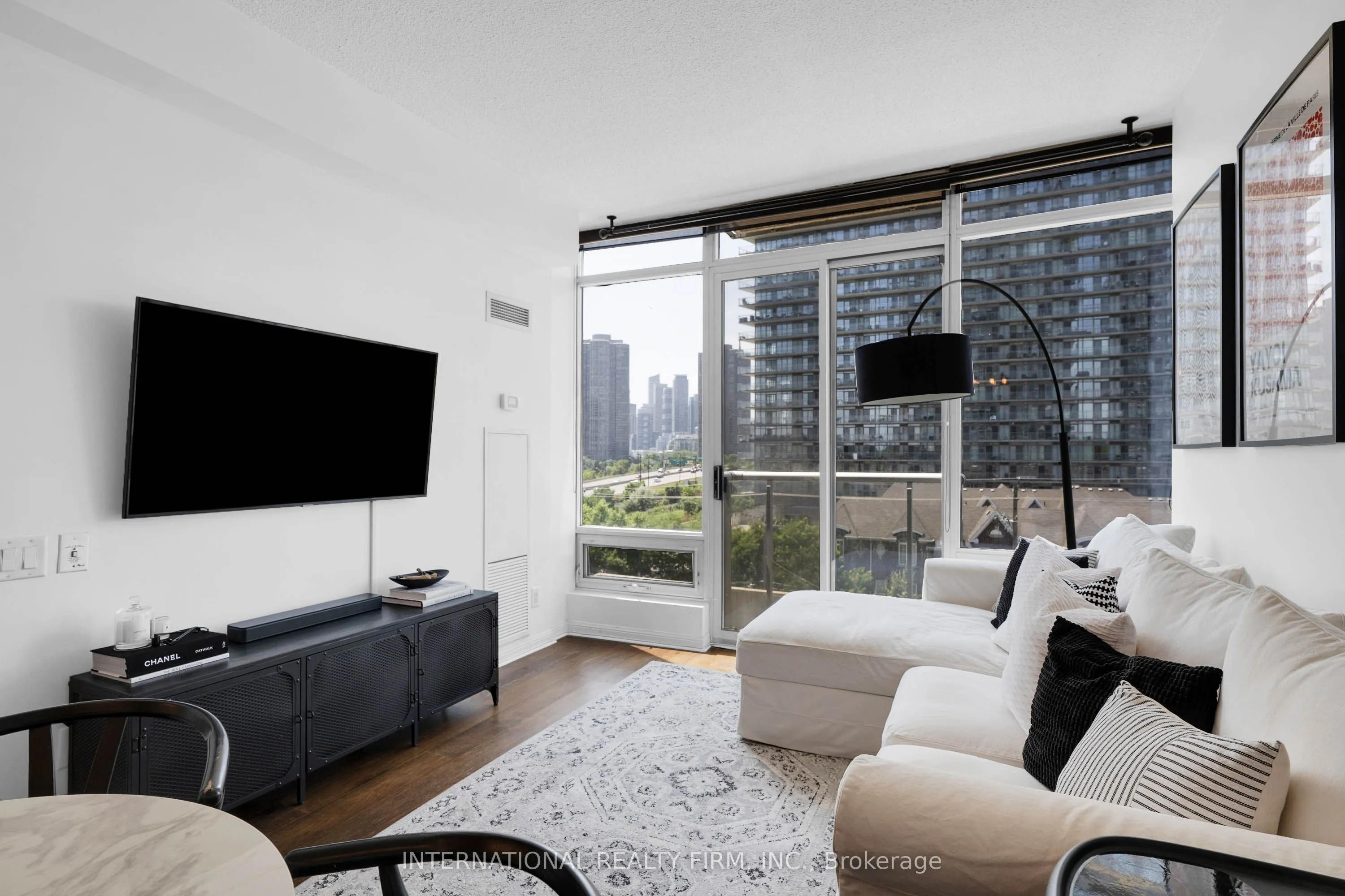 15 Windermere Avenue, #511
