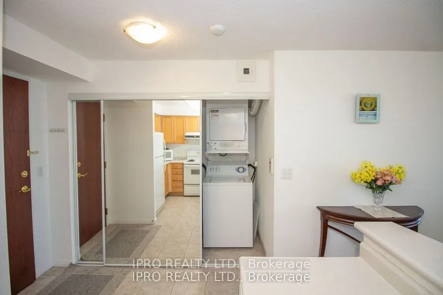 2545 Erin Centre Boulevard, #806