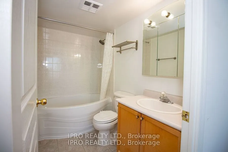 2545 Erin Centre Boulevard, #806