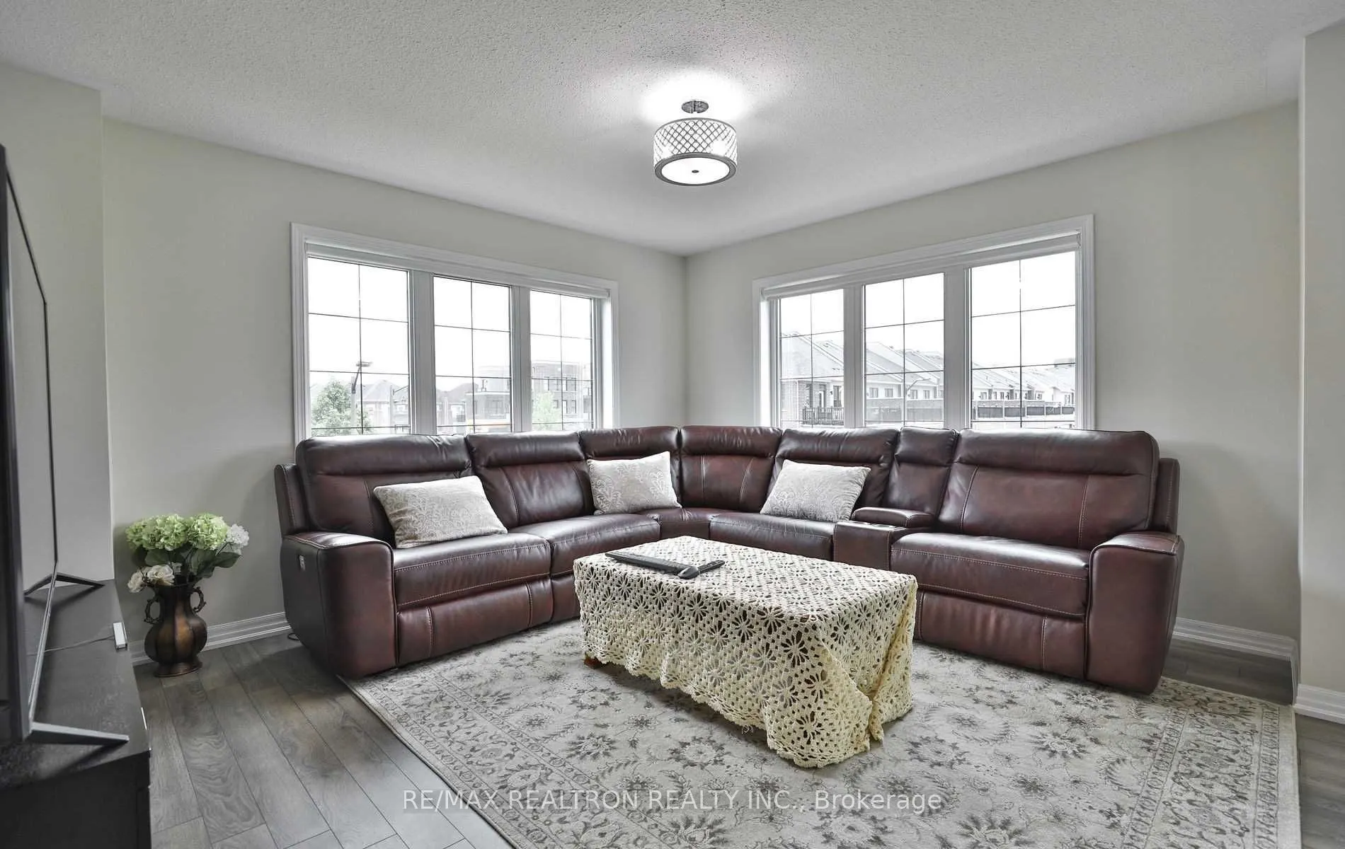 370 Timberland Gate