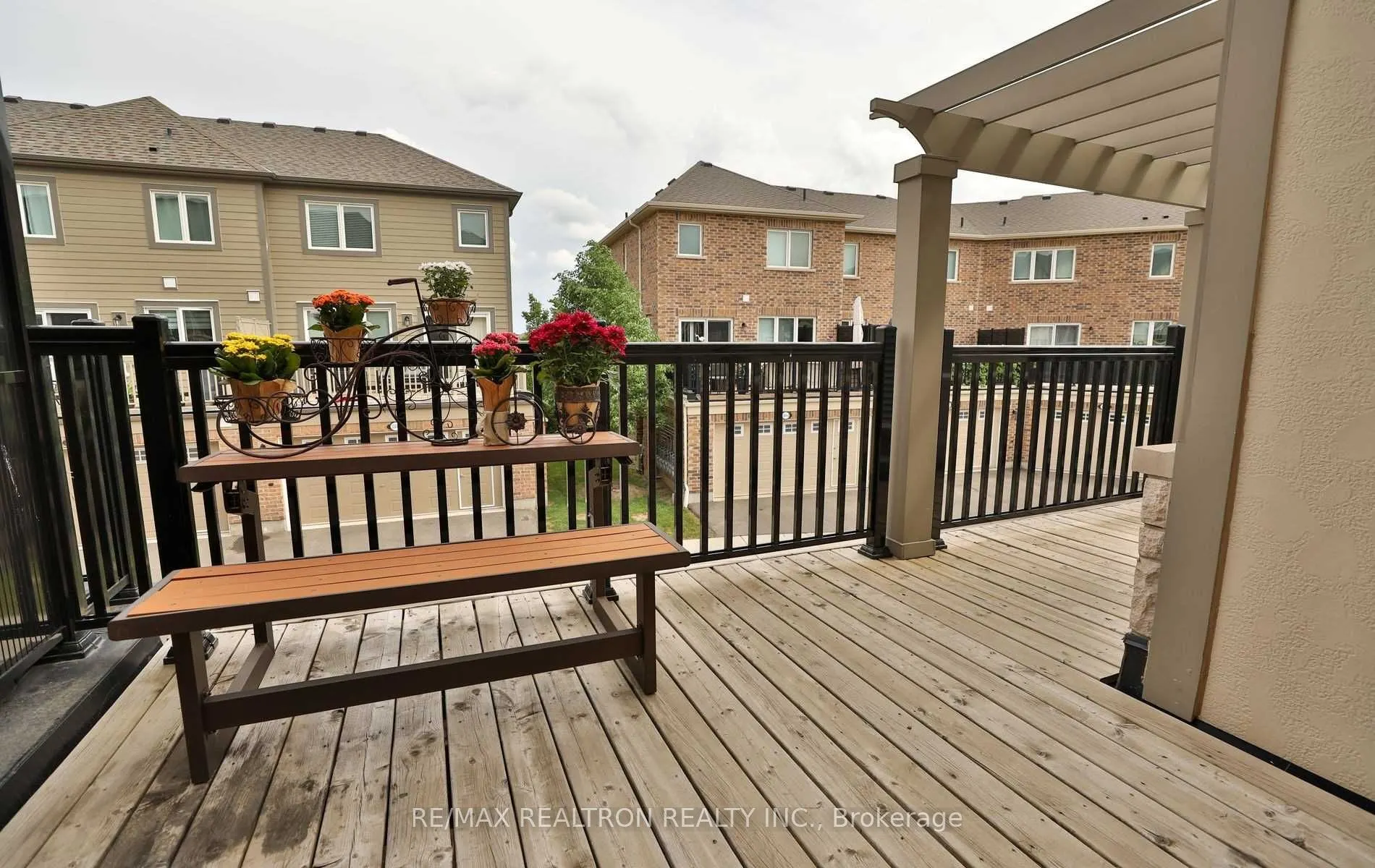 370 Timberland Gate