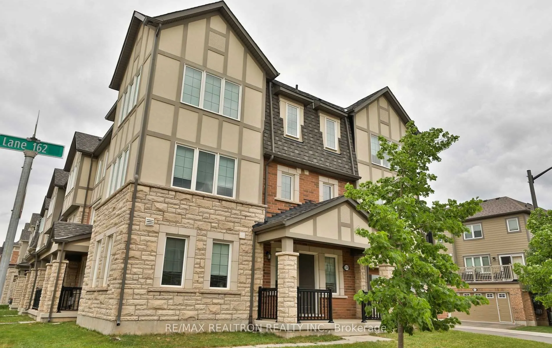 370 Timberland Gate