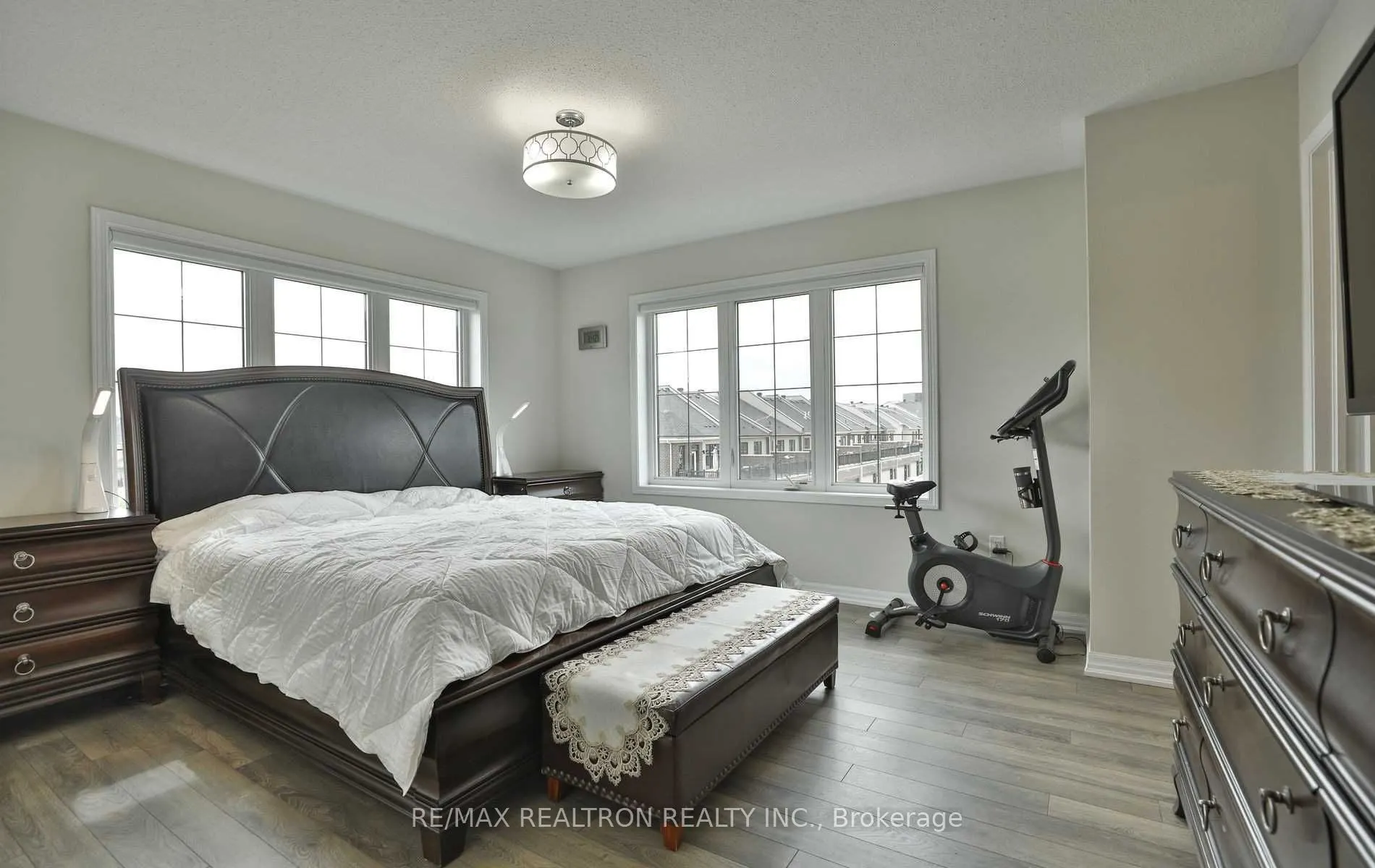 370 Timberland Gate