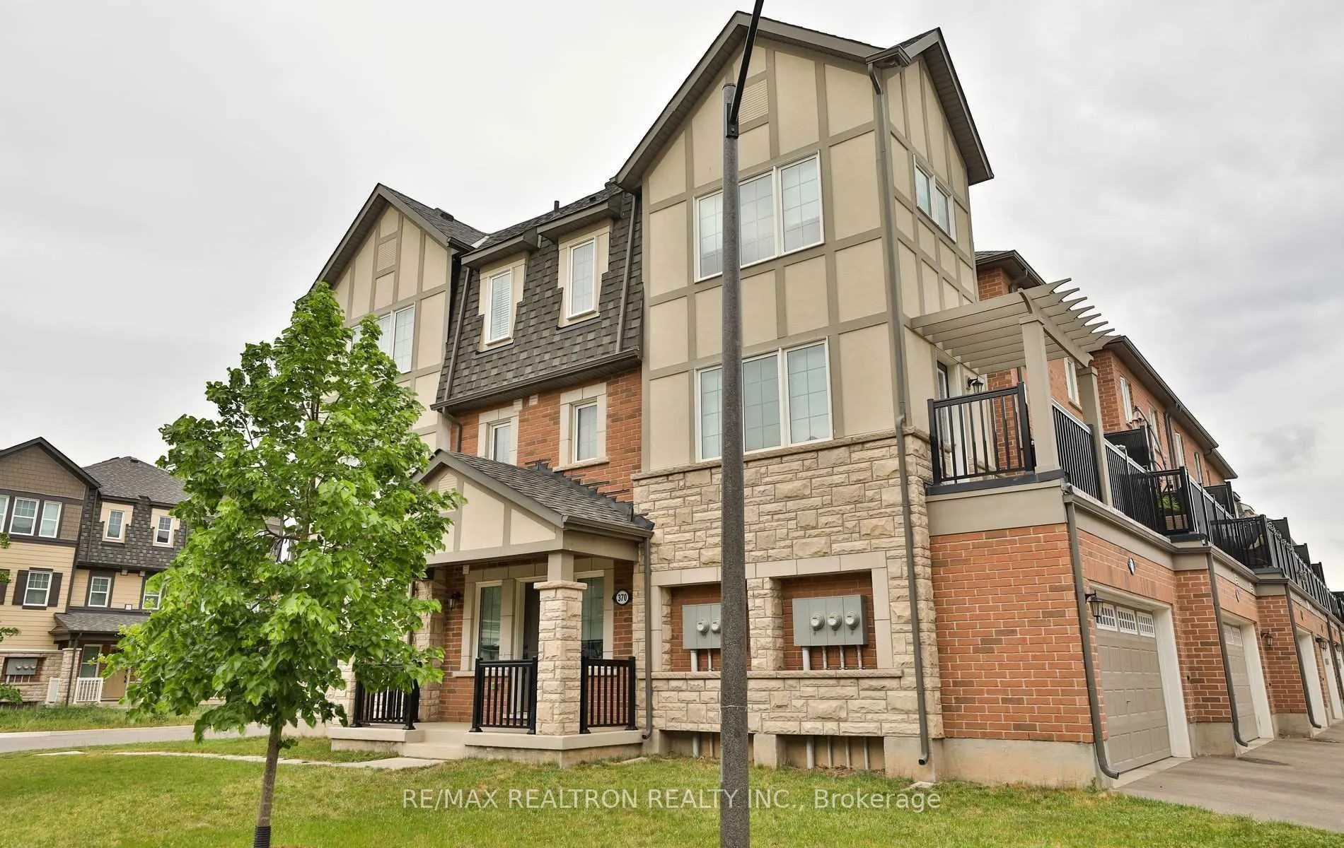 370 Timberland Gate