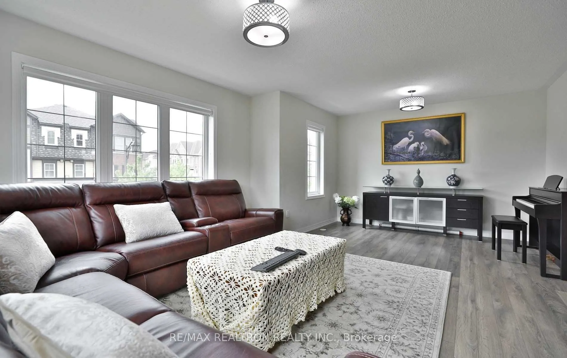 370 Timberland Gate
