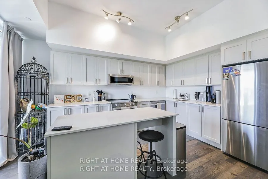 1063 DOUGLAS MCCURDY Common, #213