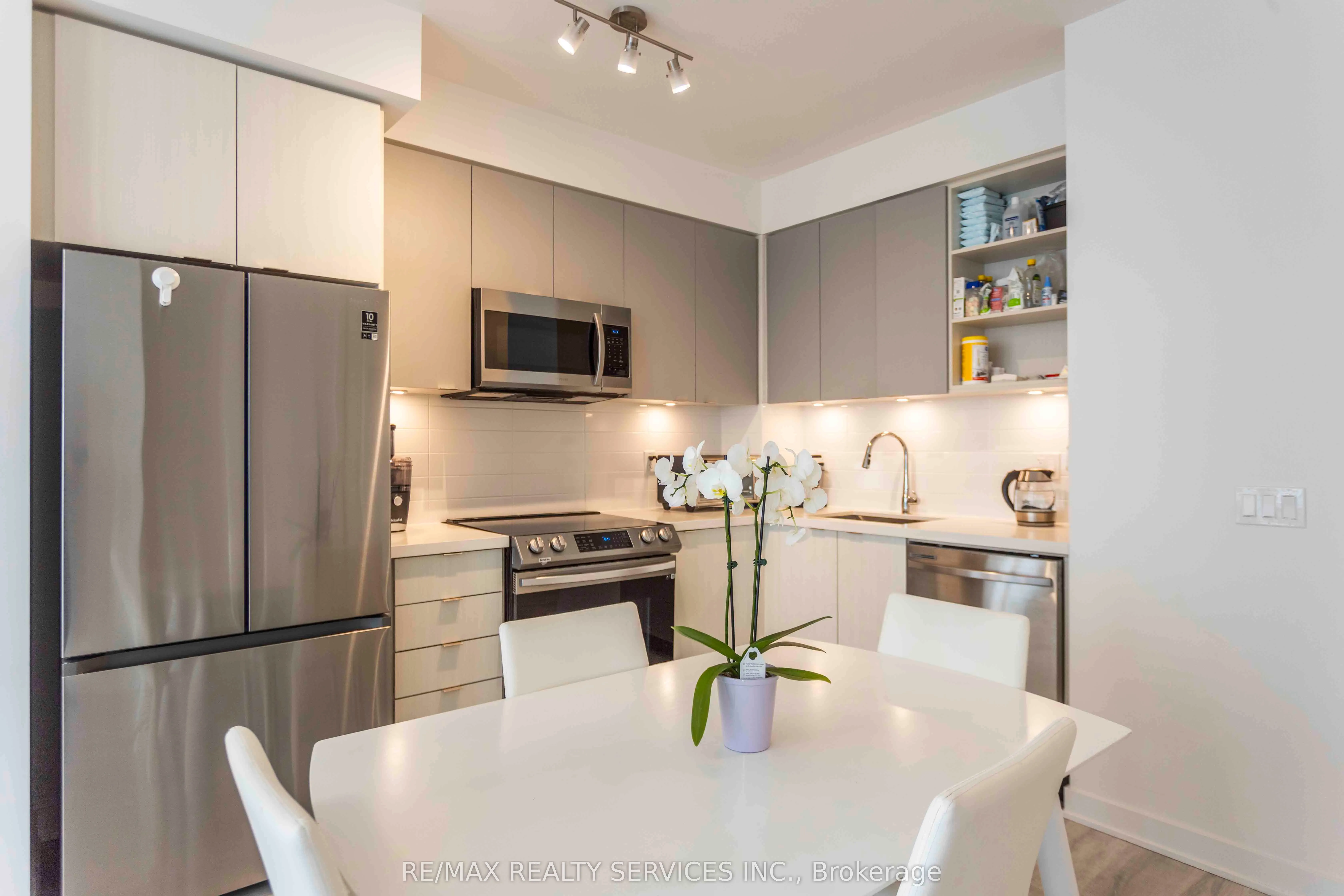 4675 Metcalfe Avenue, #1106