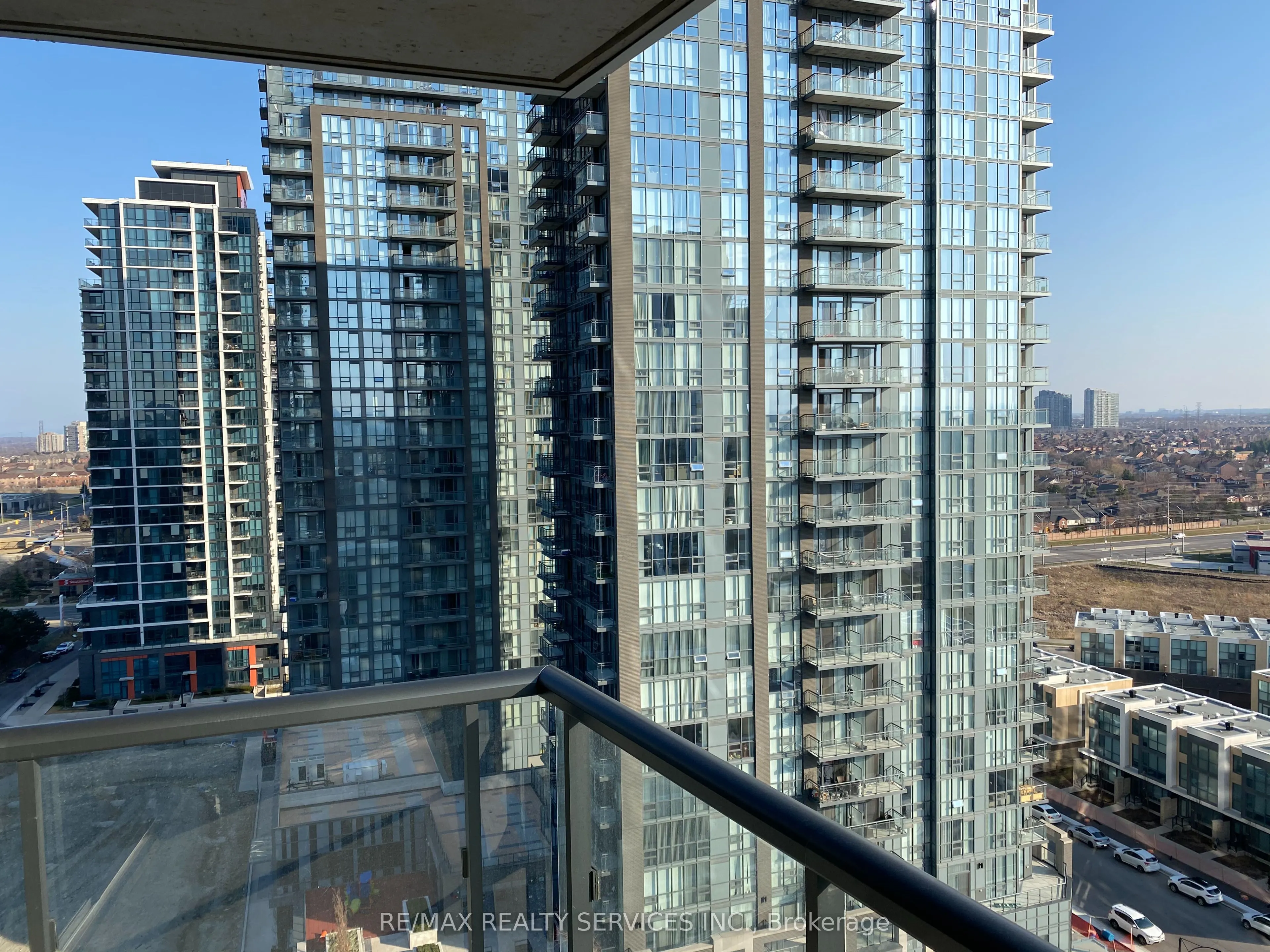 35 Watergarden Drive W, #1215
