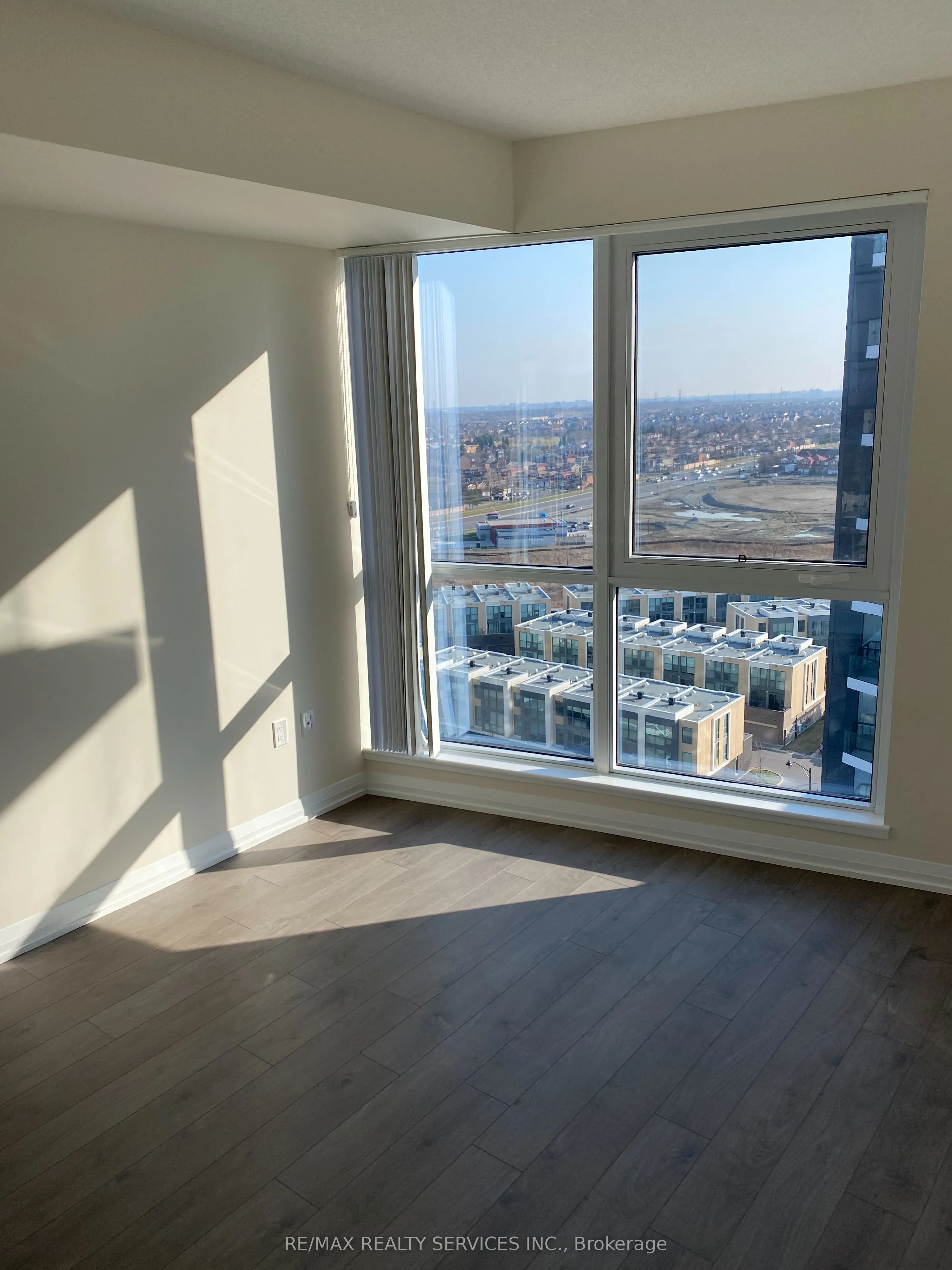 35 Watergarden Drive W, #1215