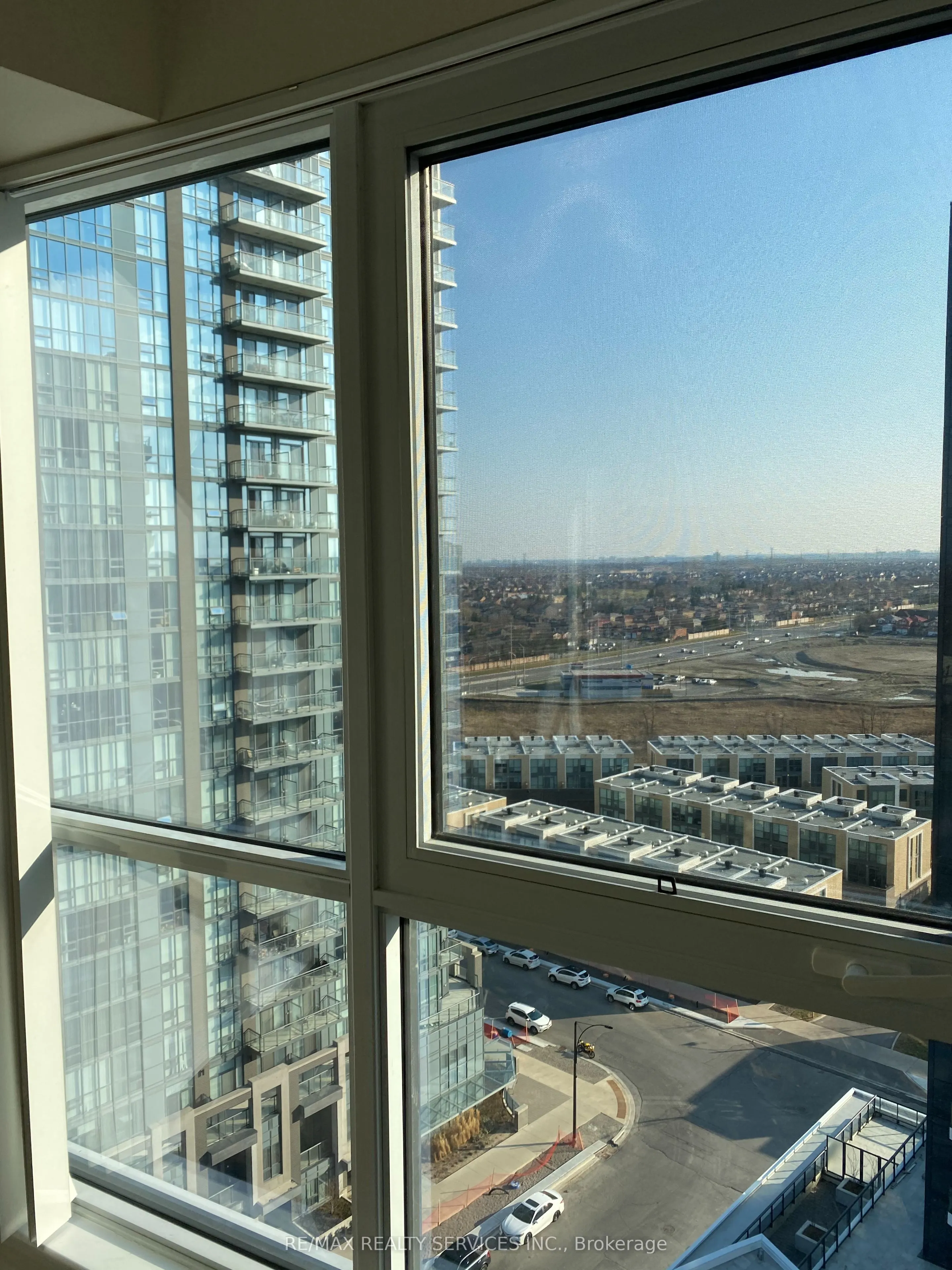 35 Watergarden Drive W, #1215