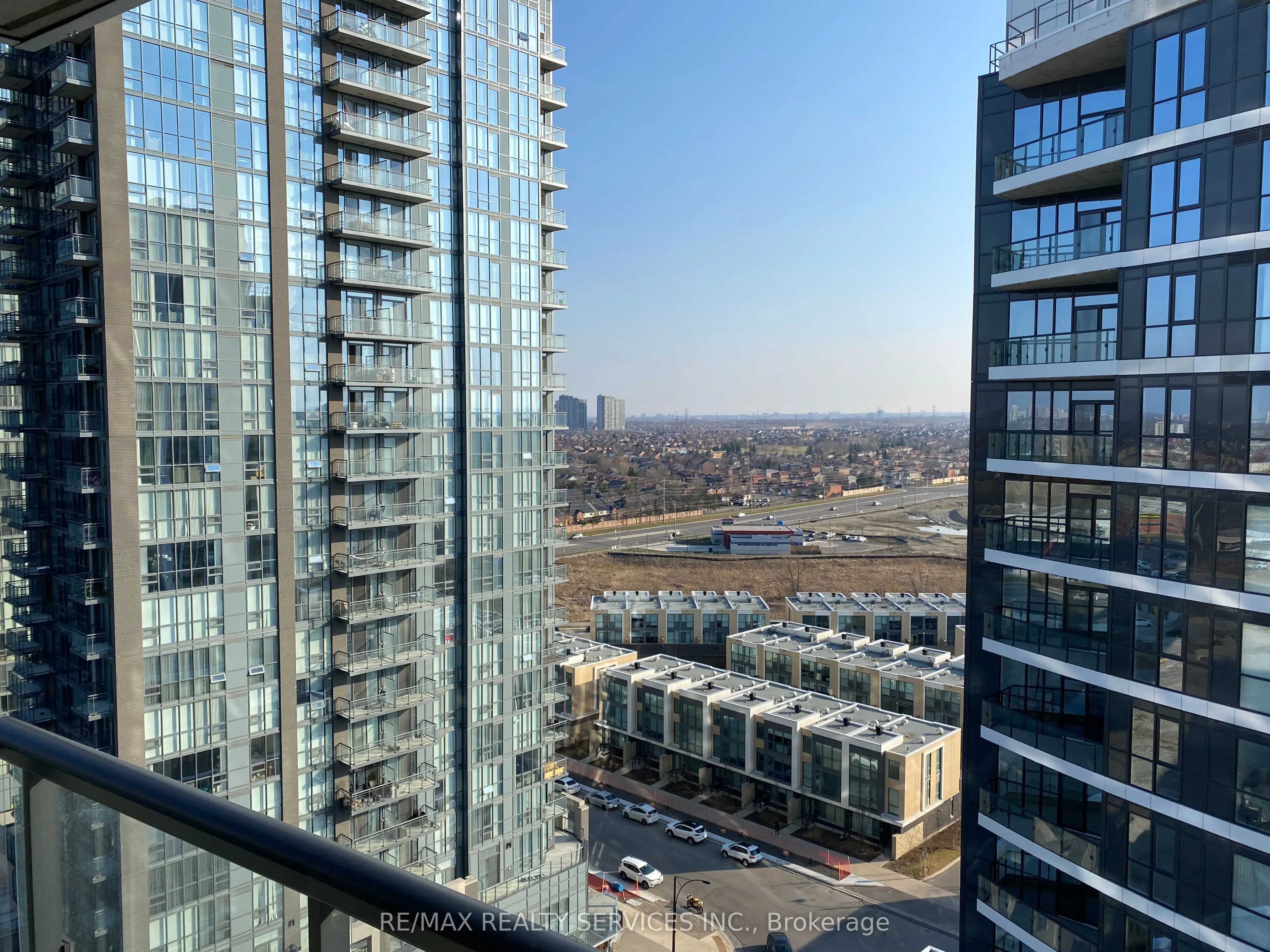 35 Watergarden Drive W, #1215