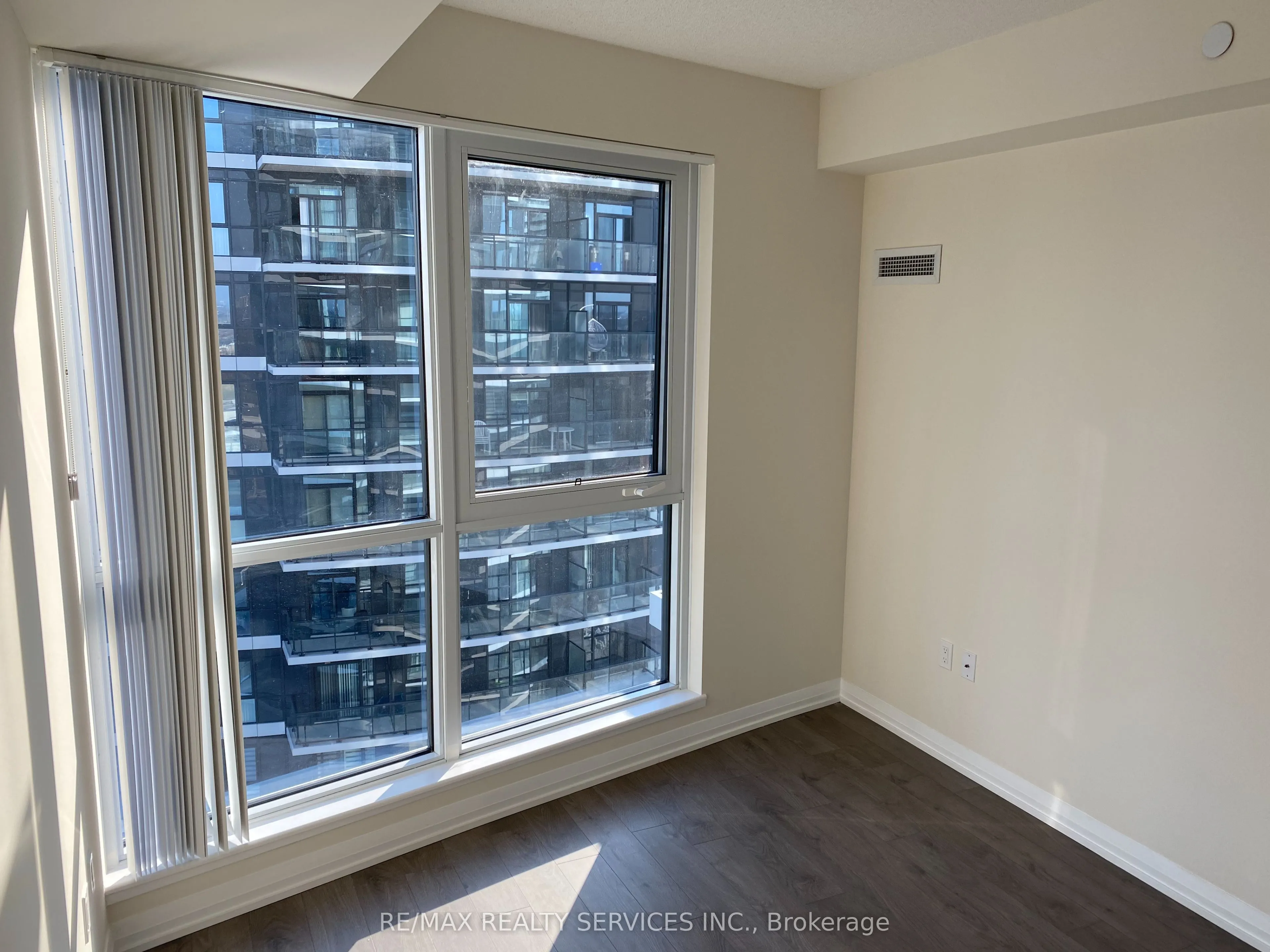 35 Watergarden Drive W, #1215