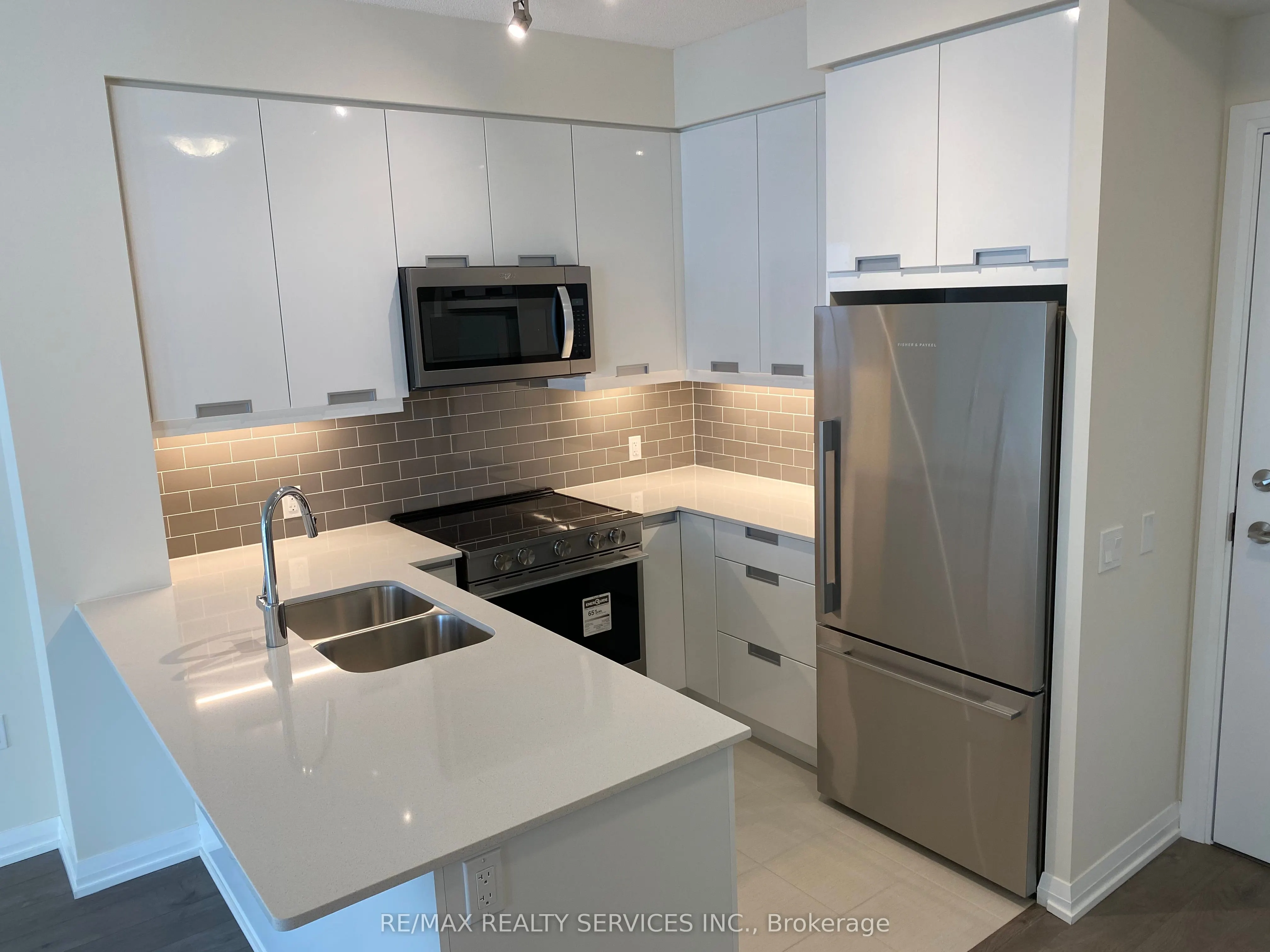 35 Watergarden Drive W, #1215
