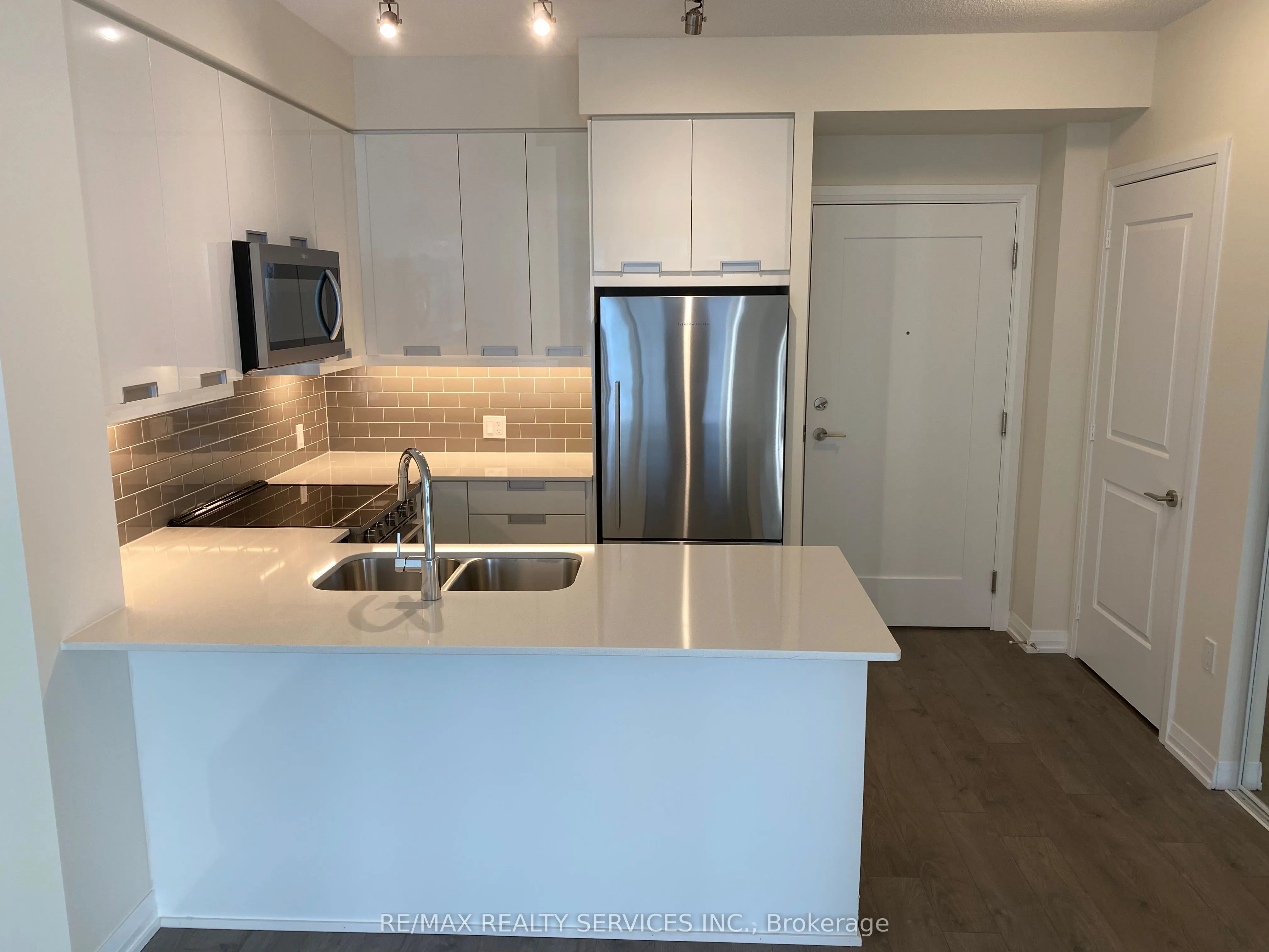35 Watergarden Drive W, #1215