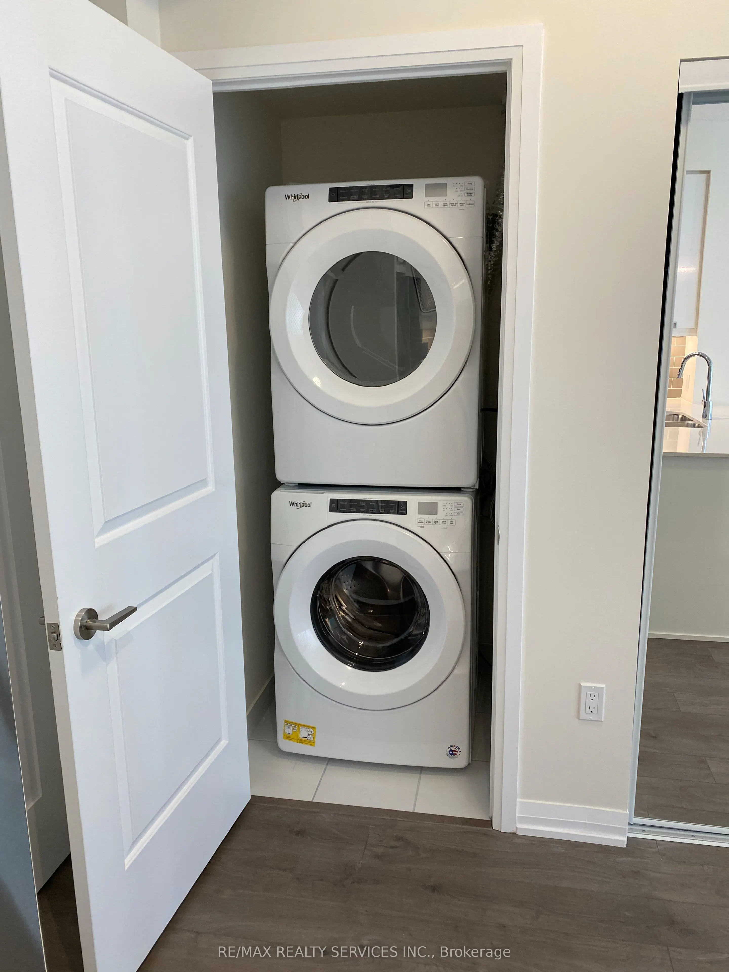 35 Watergarden Drive W, #1215