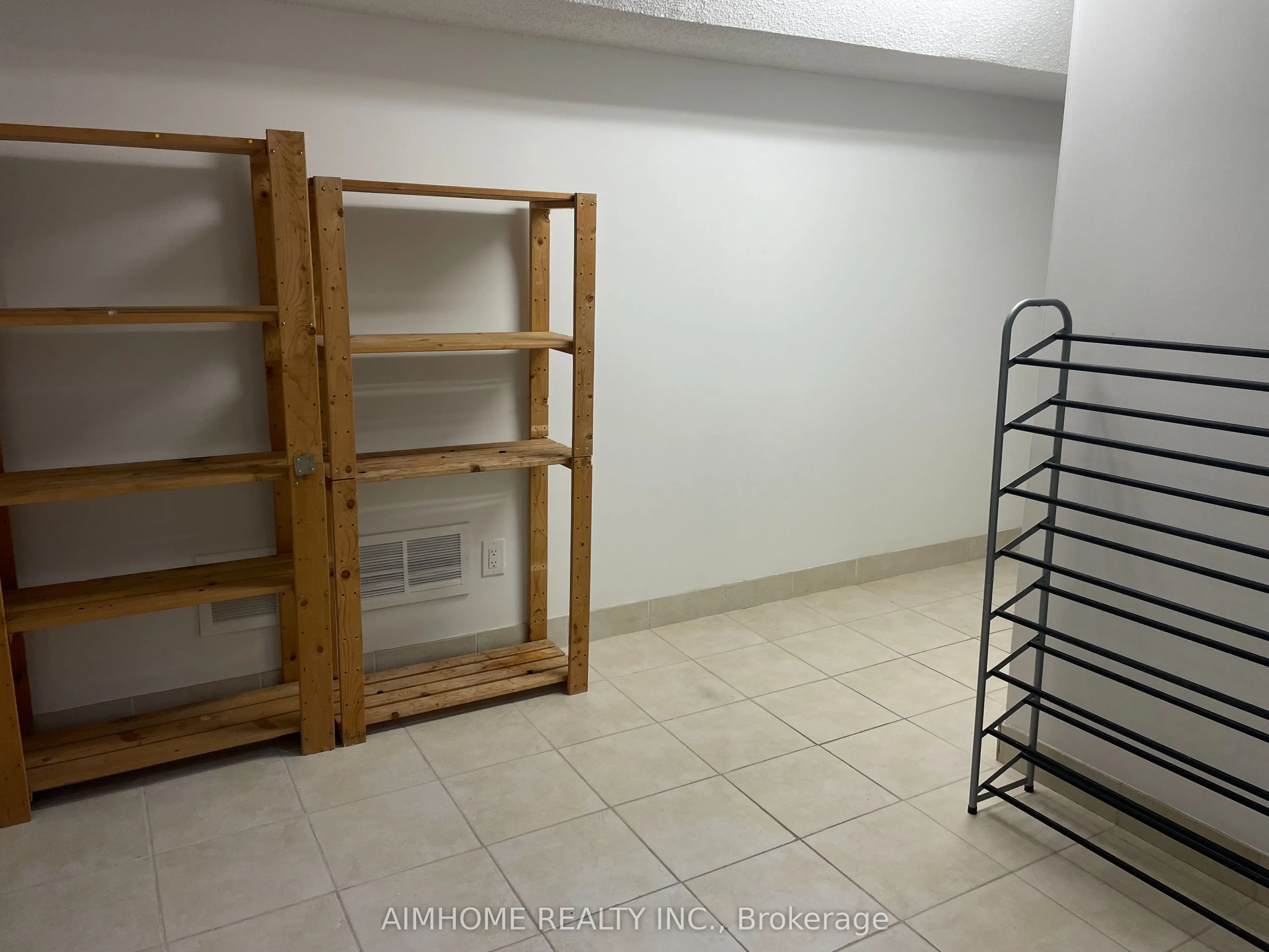 4072 Colonial Drive, #Basement