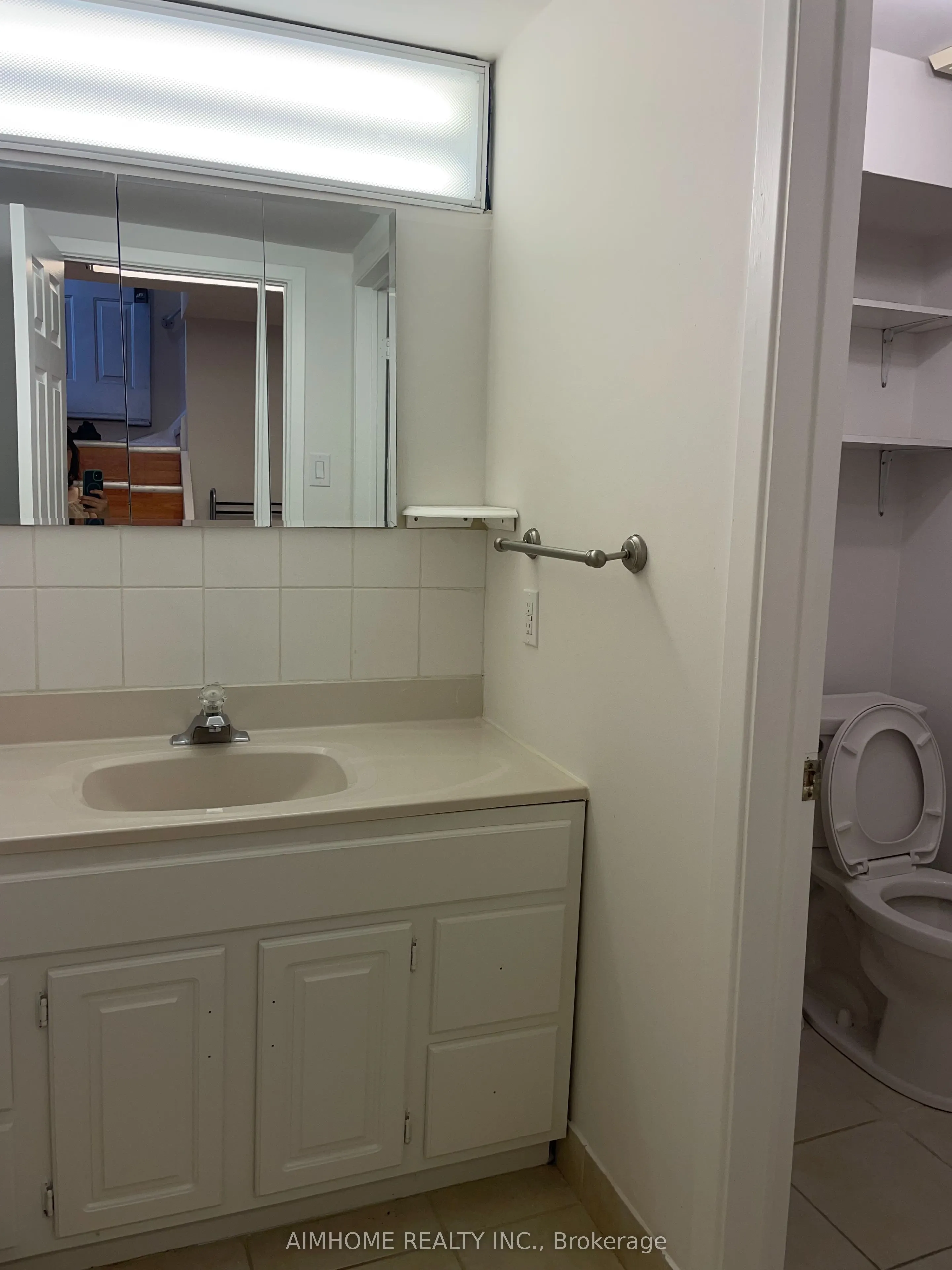 4072 Colonial Drive, #Basement