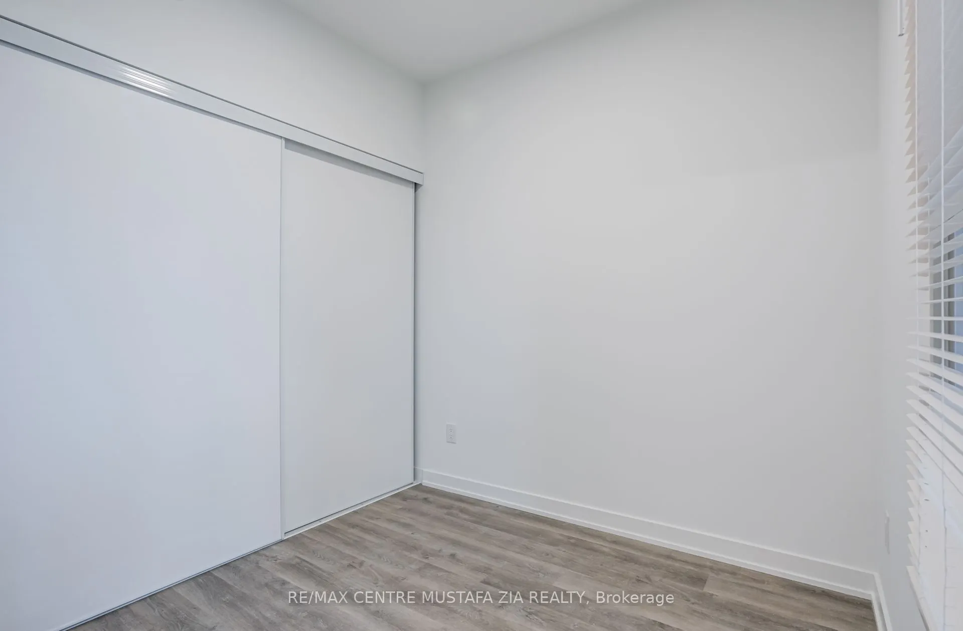5105 Hurontario Street, #2207