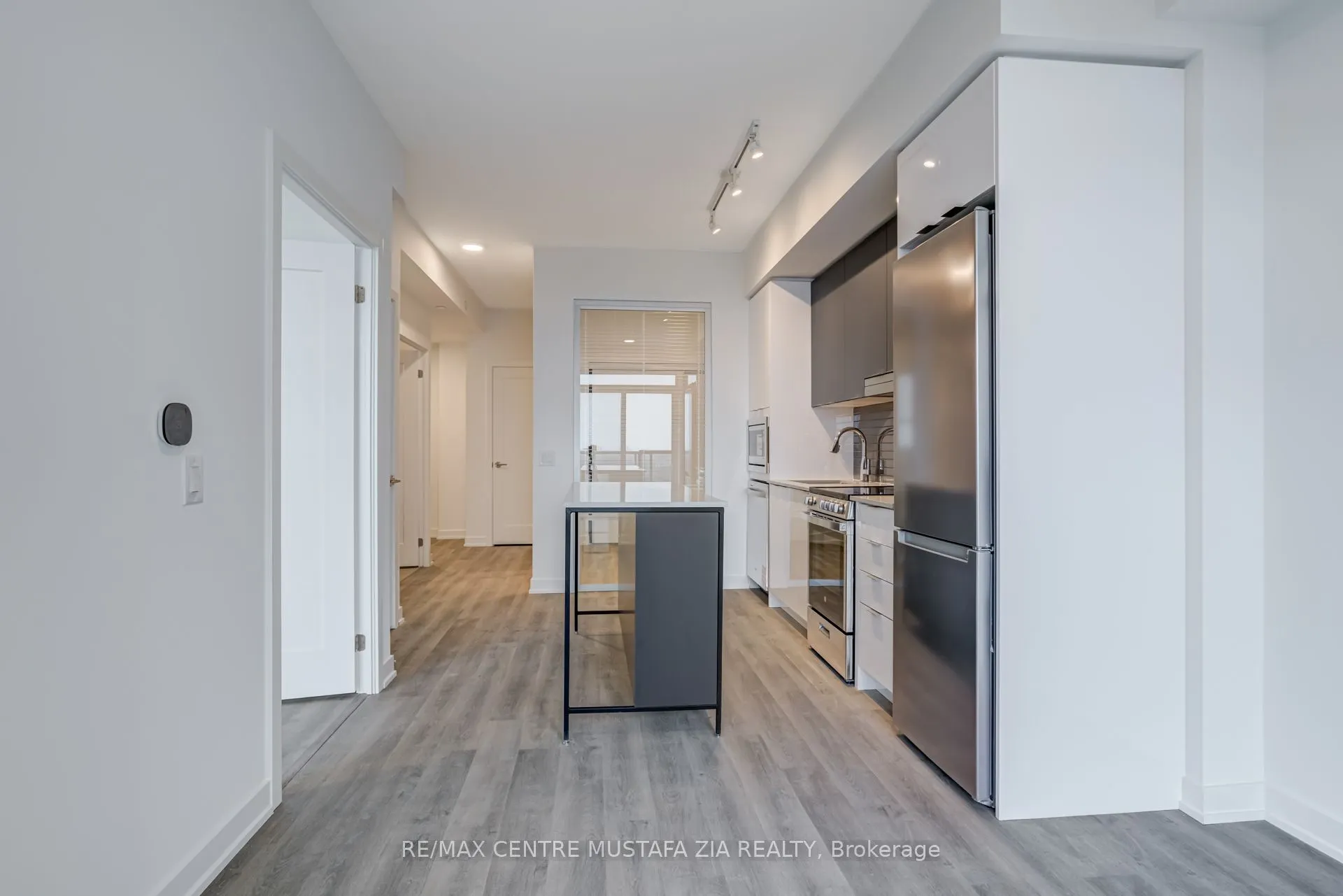 5105 Hurontario Street, #2207