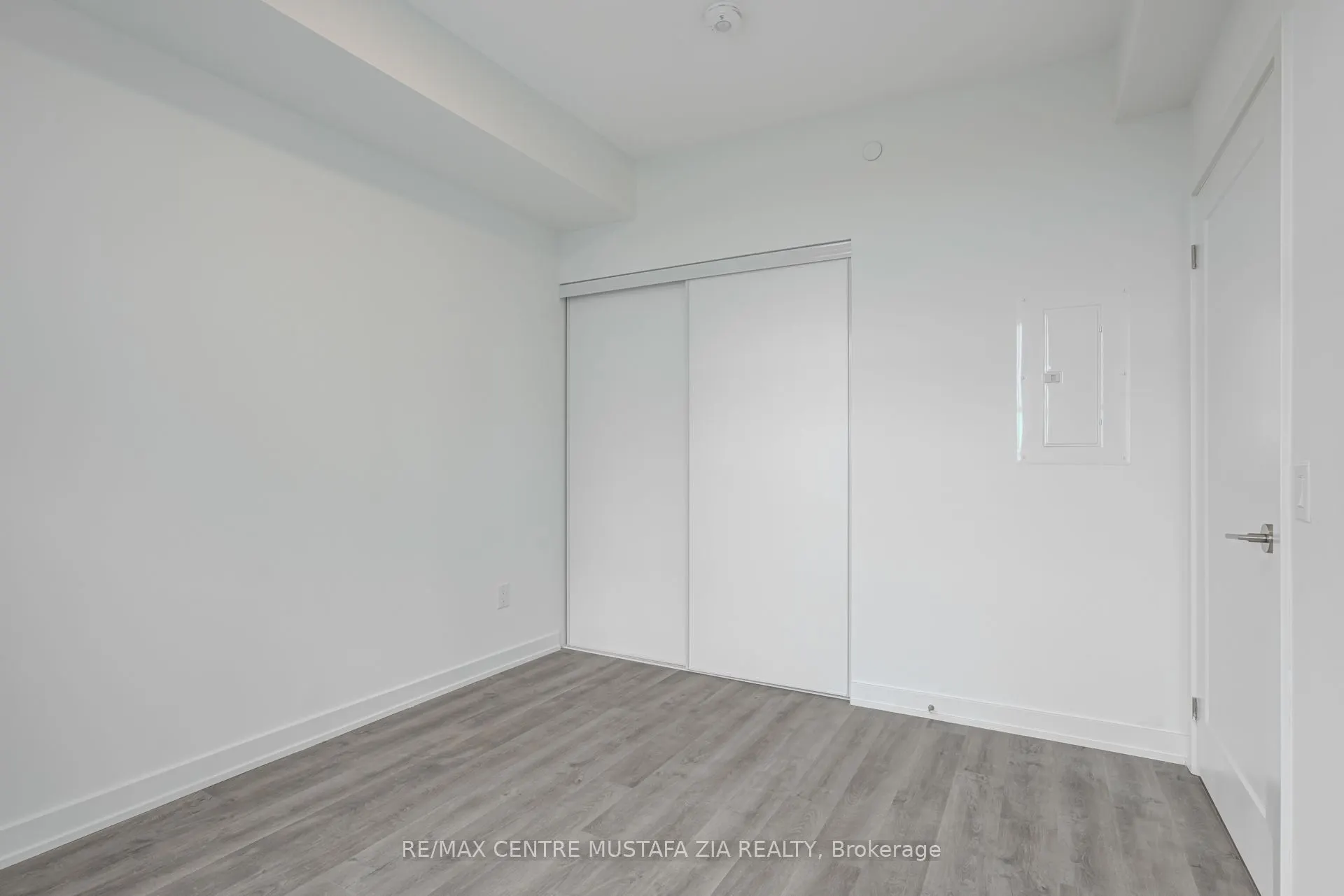 5105 Hurontario Street, #2207