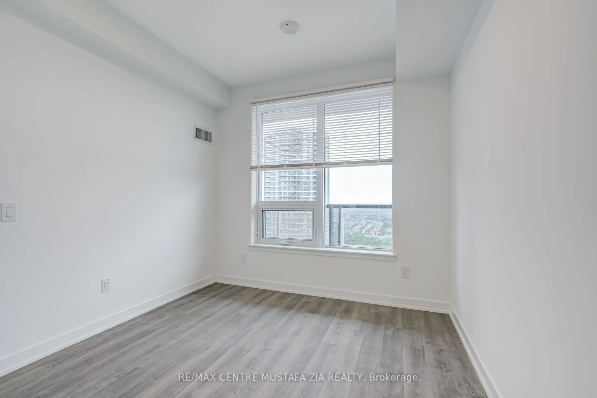 5105 Hurontario Street, #2207