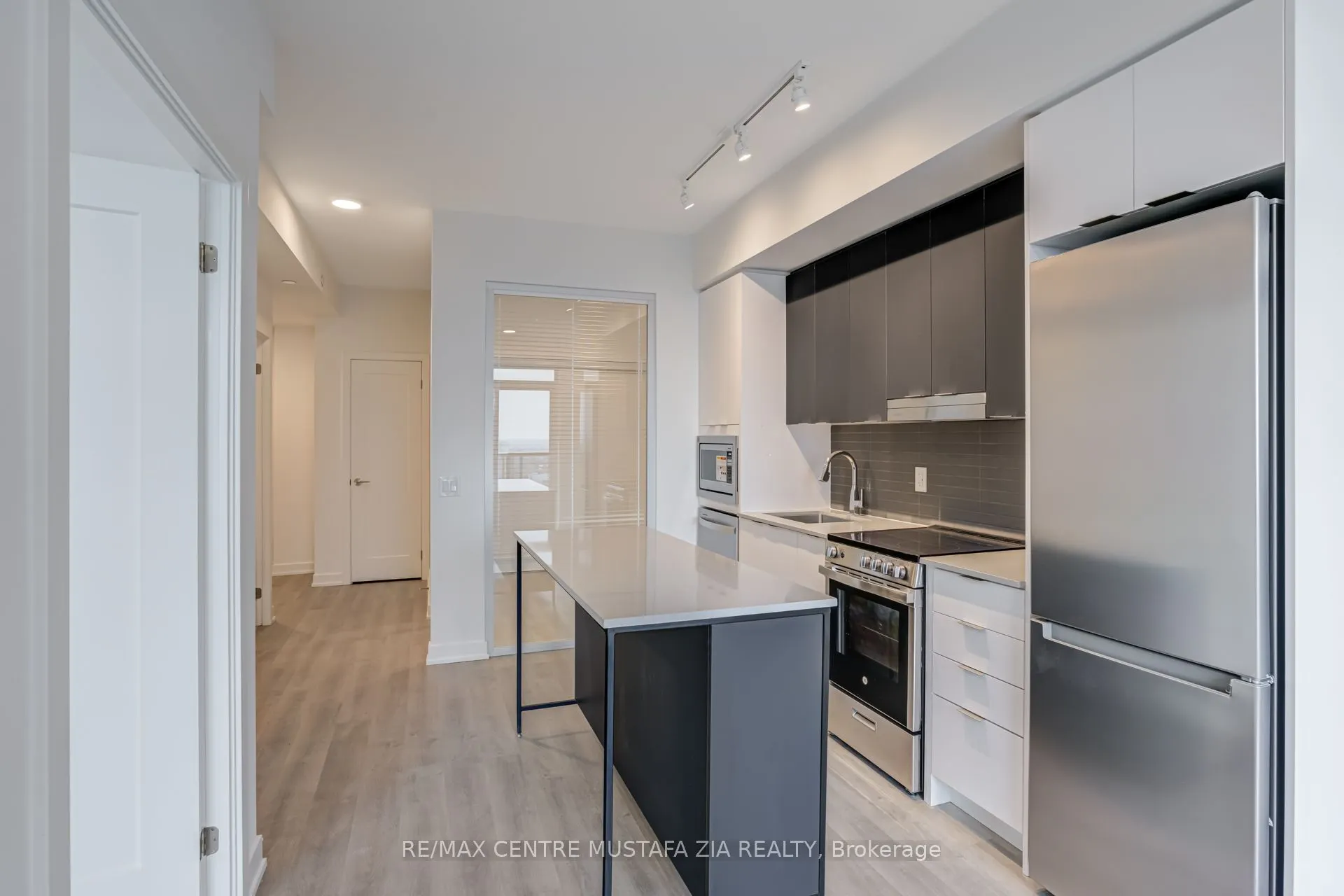 5105 Hurontario Street, #2207