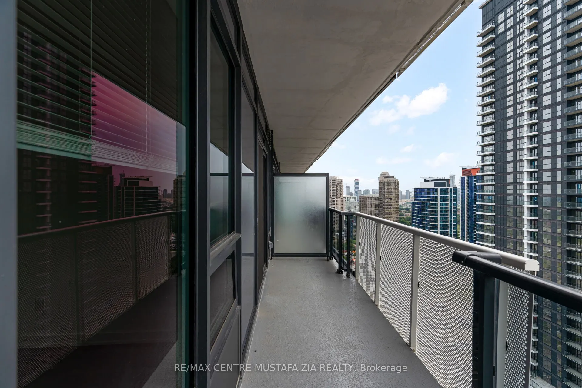5105 Hurontario Street, #2207
