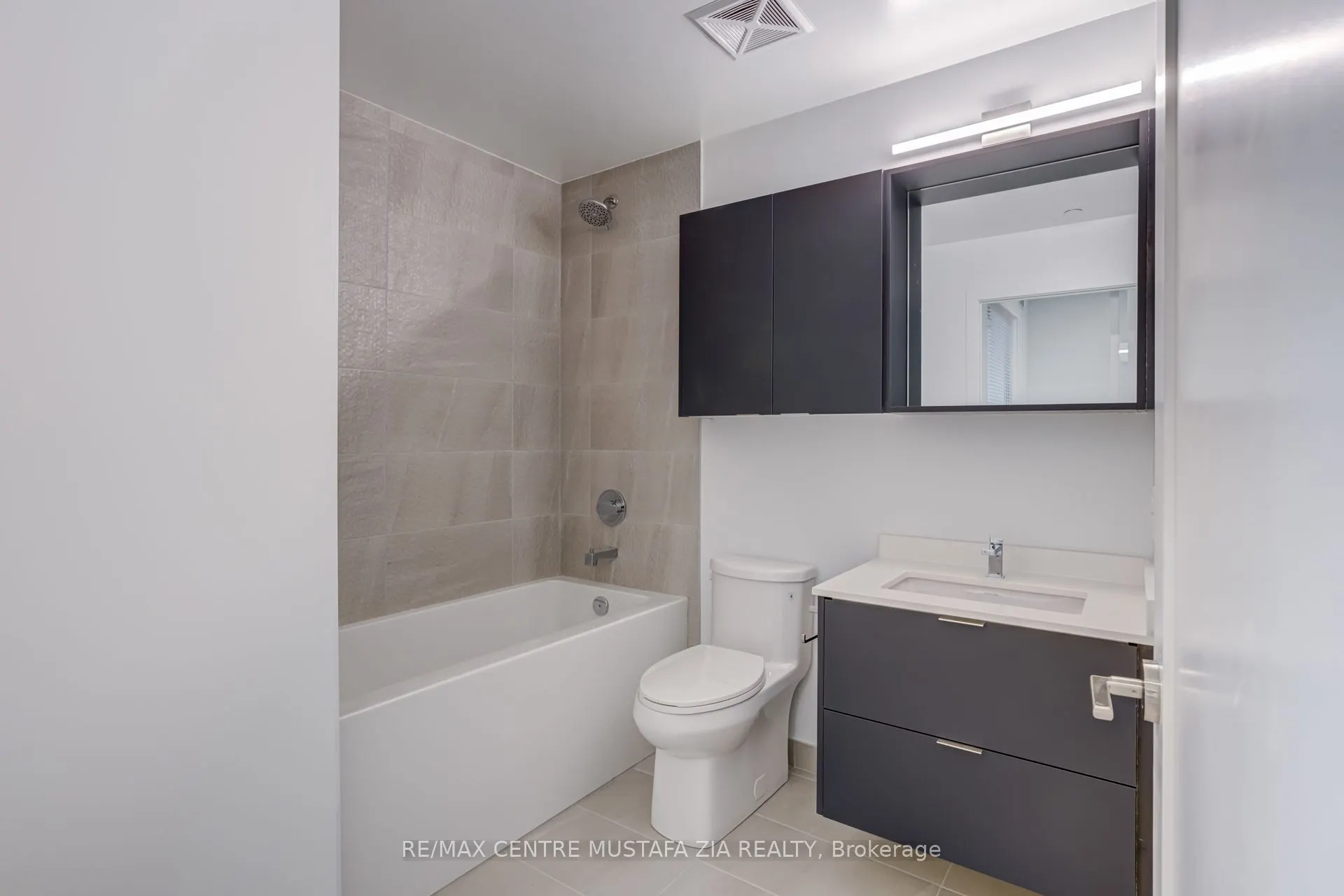 5105 Hurontario Street, #2207
