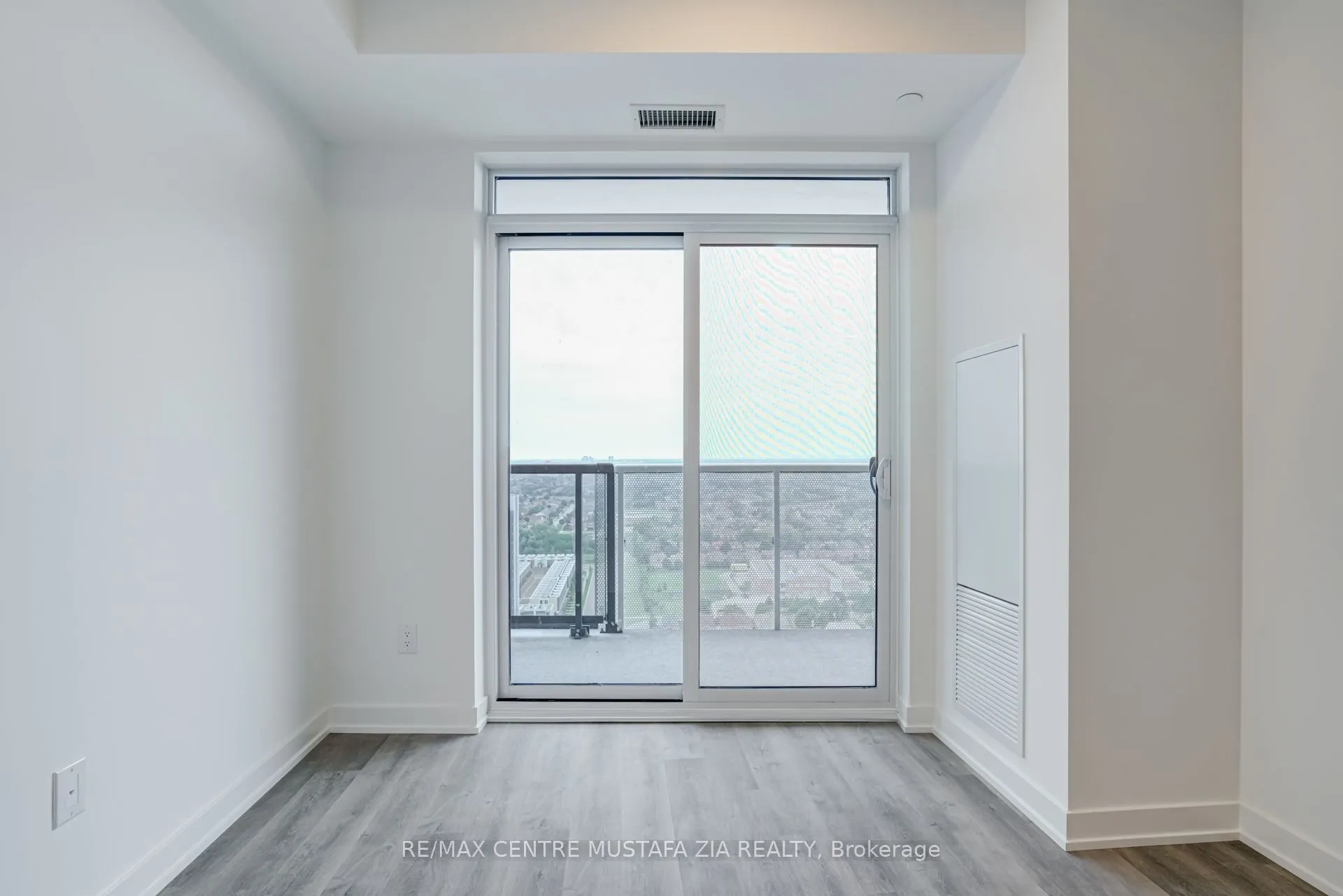 5105 Hurontario Street, #2207