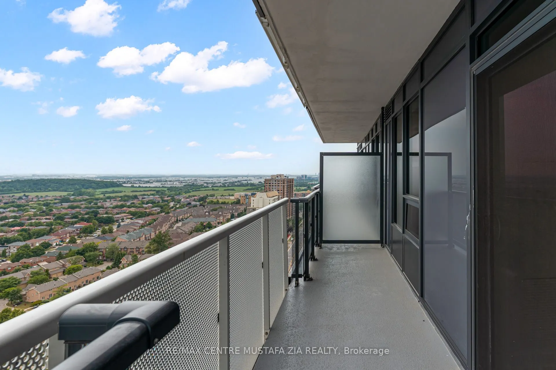 5105 Hurontario Street, #2207