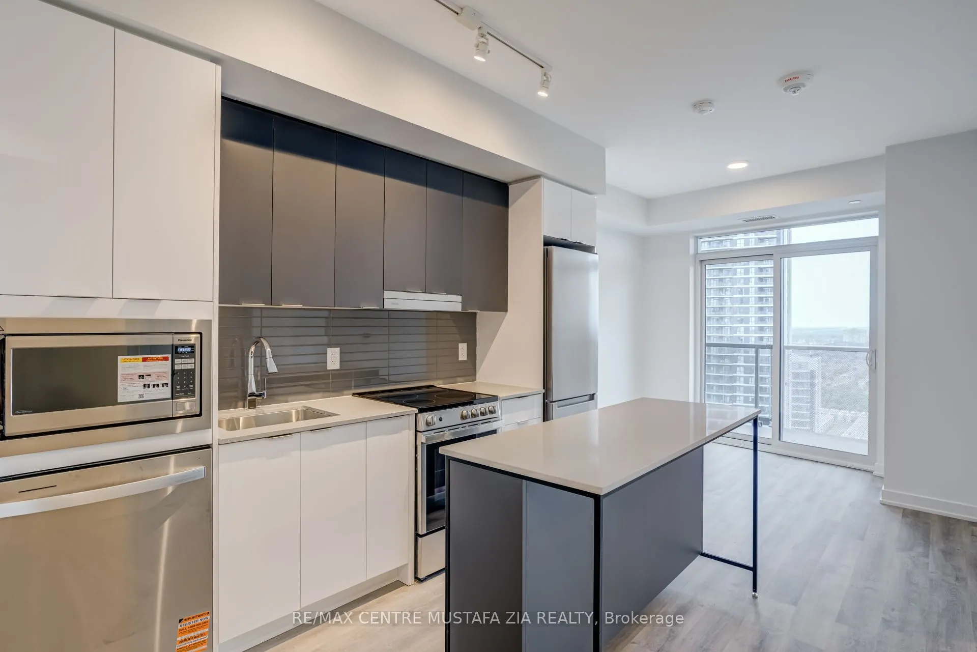 5105 Hurontario Street, #2207