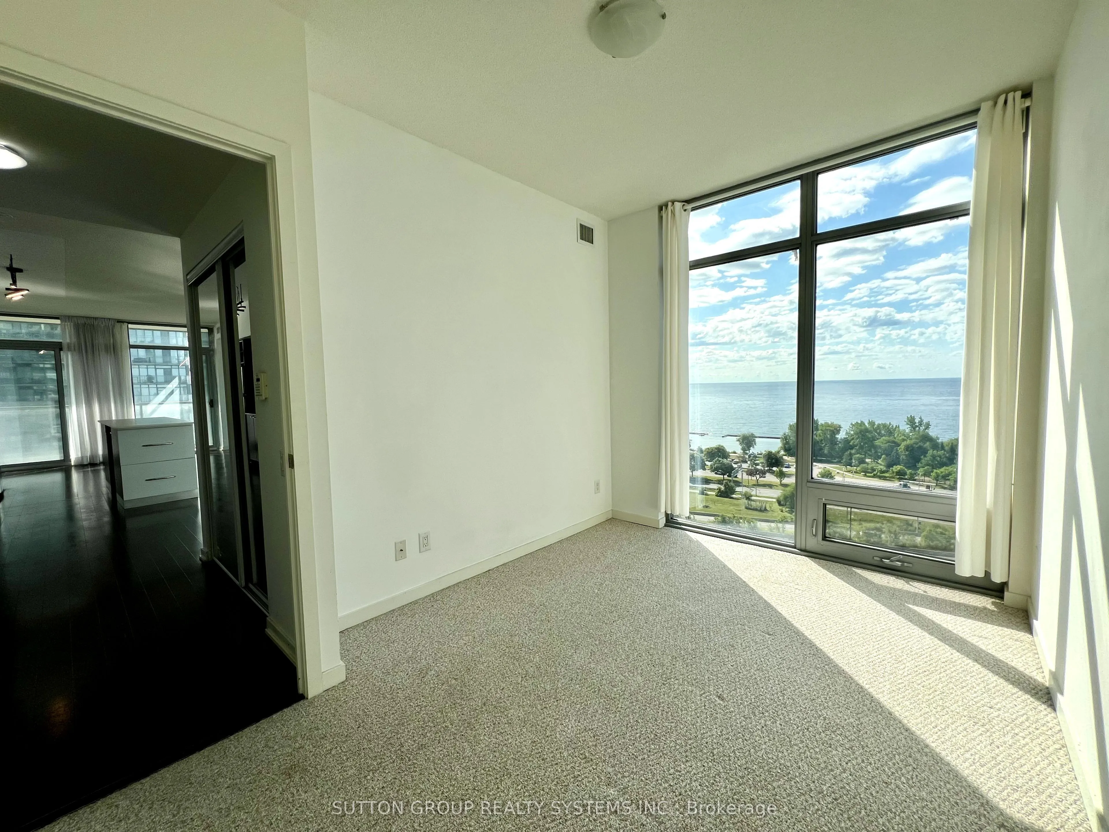 105 The Queensway, #1402