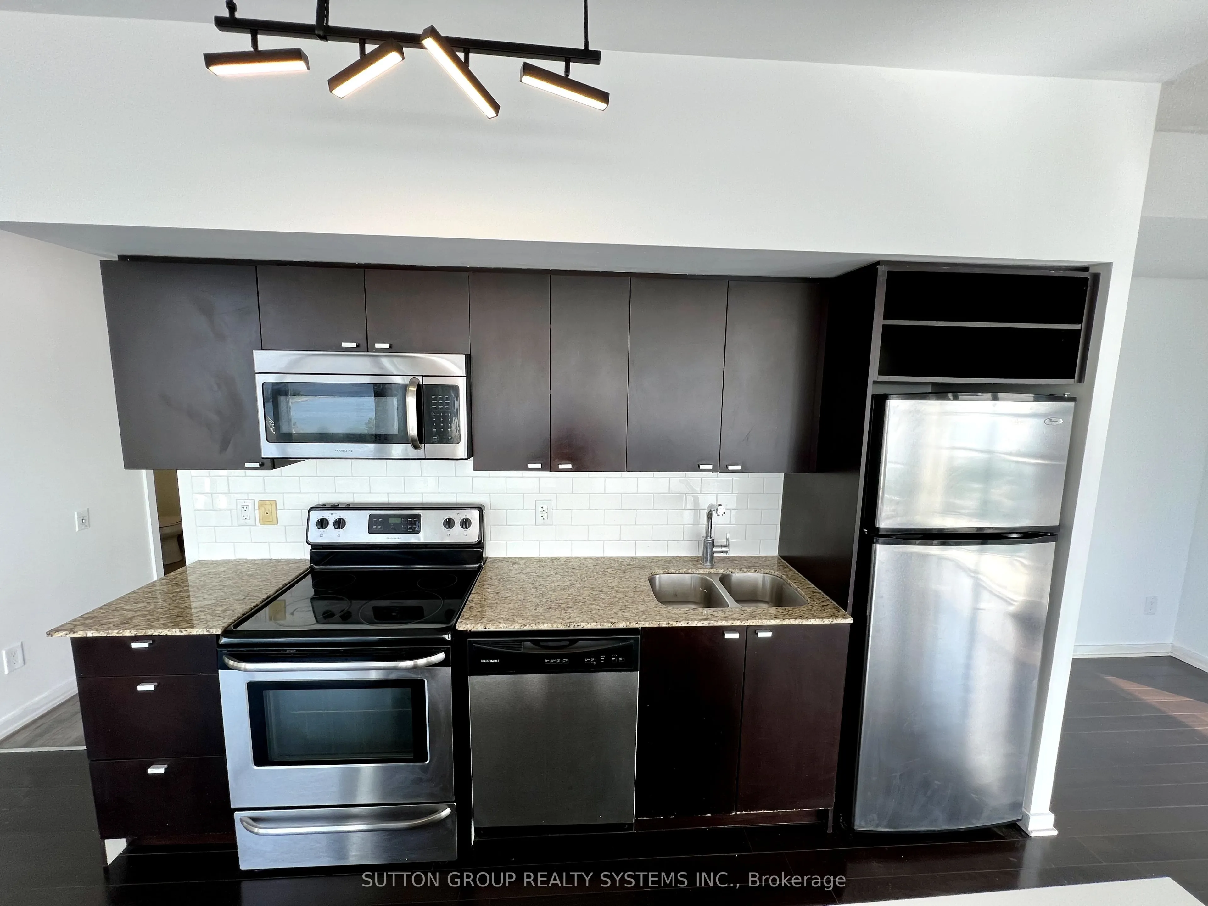 105 The Queensway, #1402