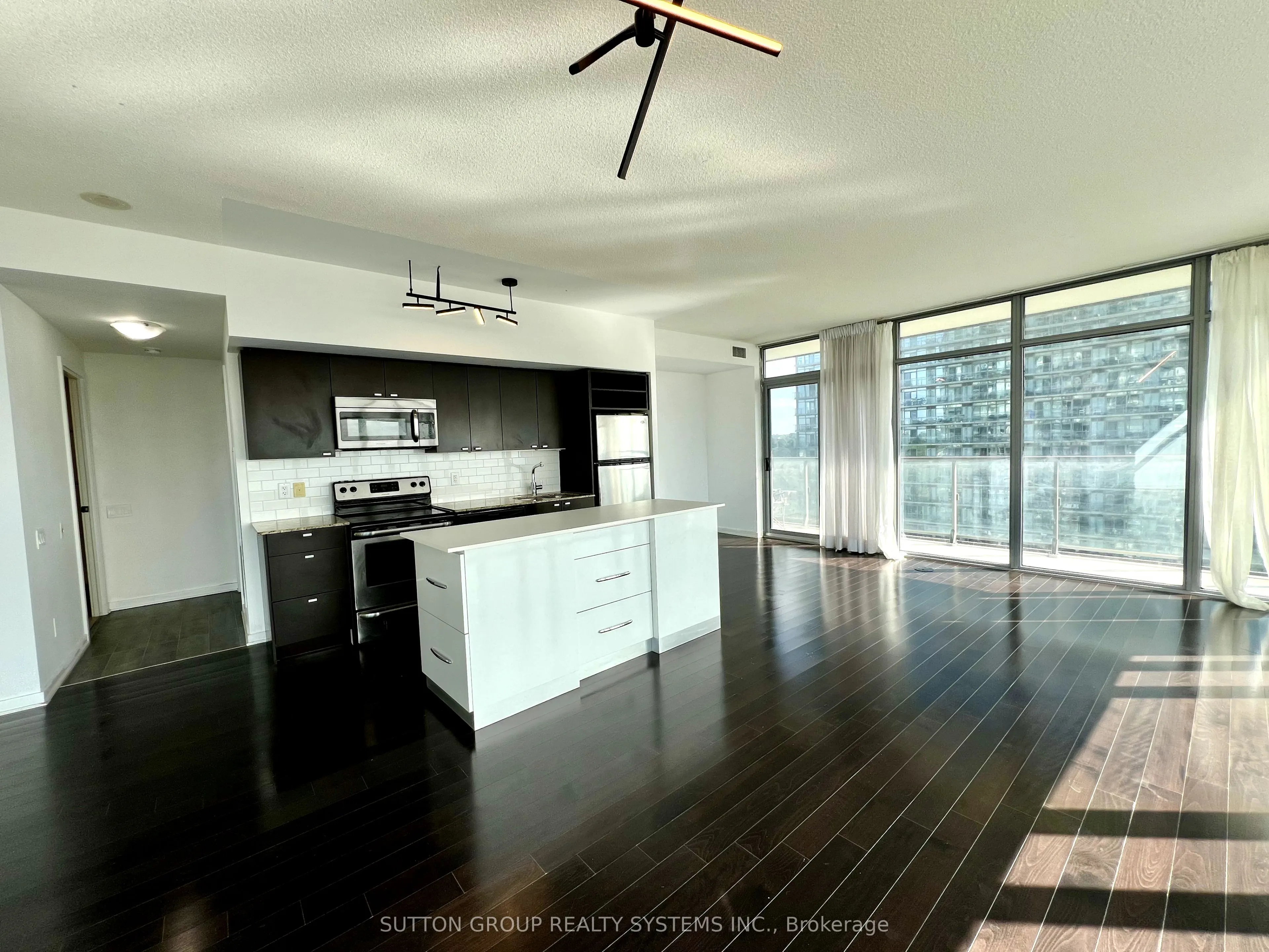 105 The Queensway, #1402