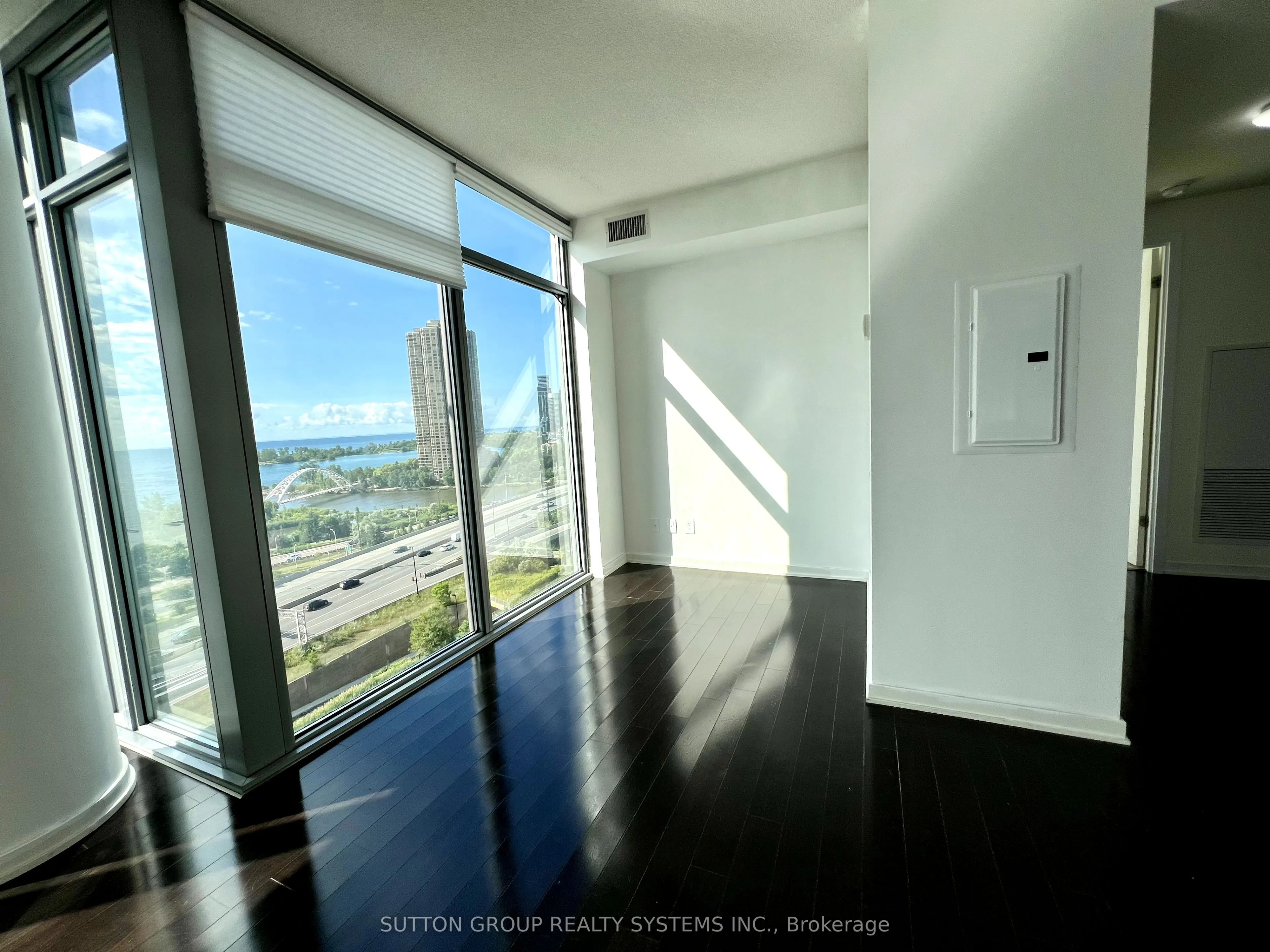 105 The Queensway, #1402