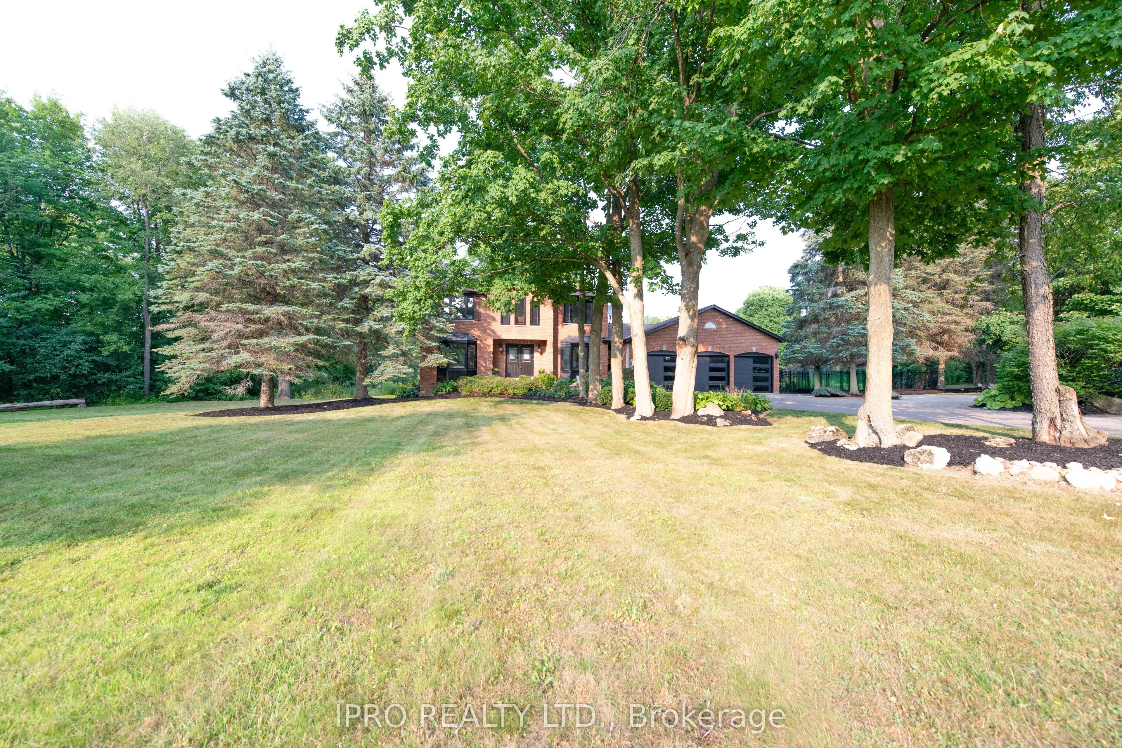 27 Briarwood Drive