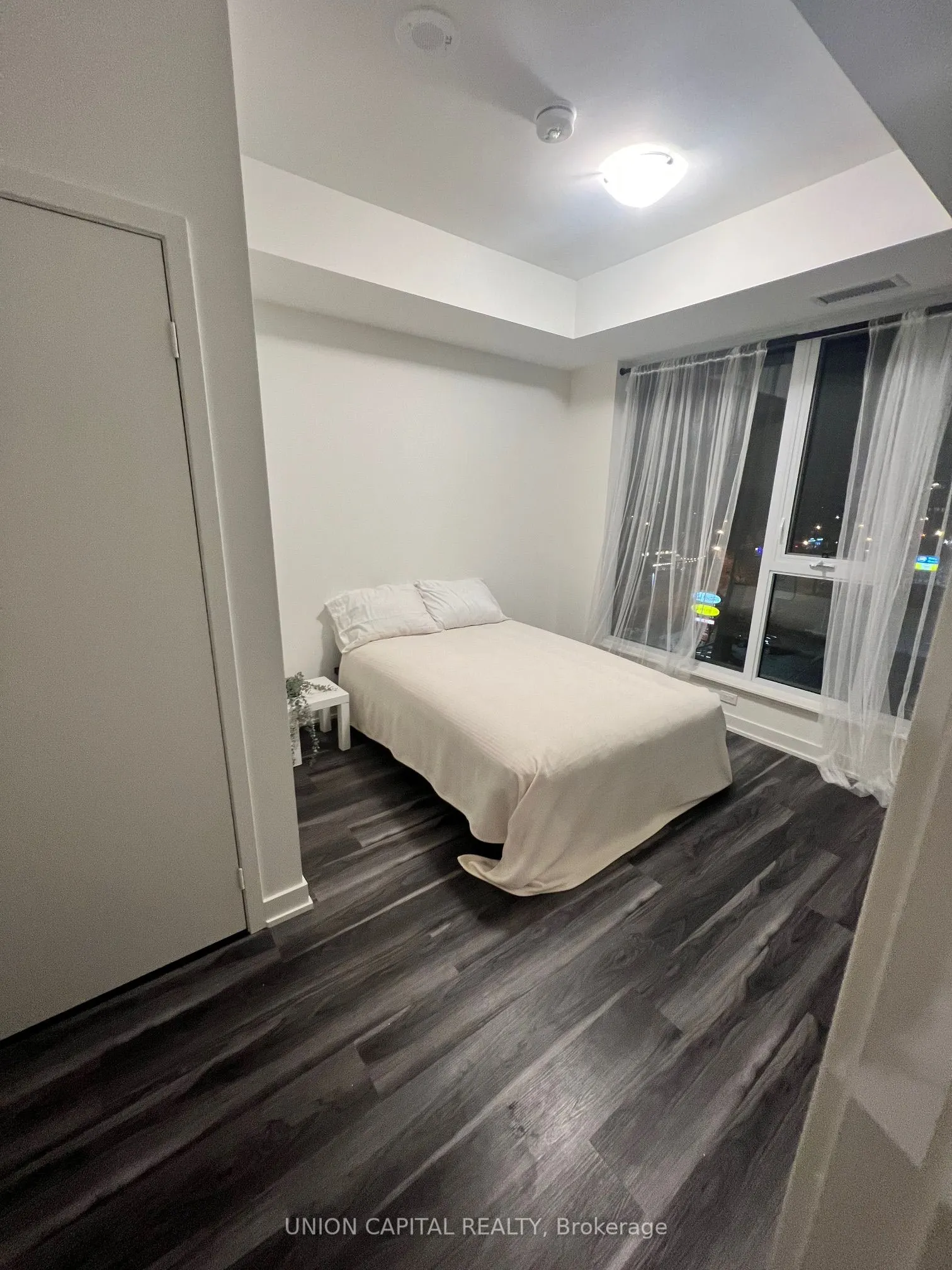 859 The Queensway, #425