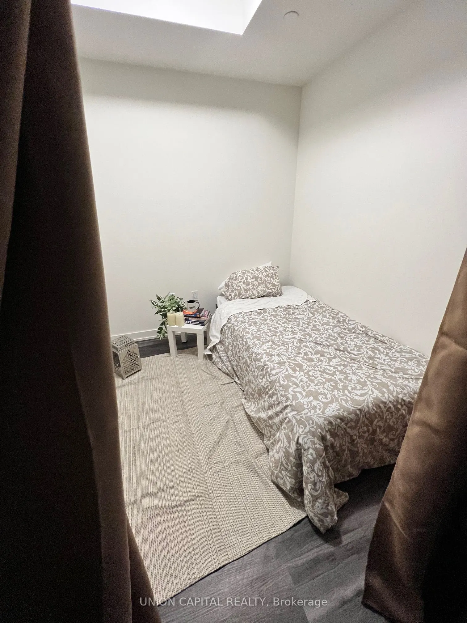 859 The Queensway, #425